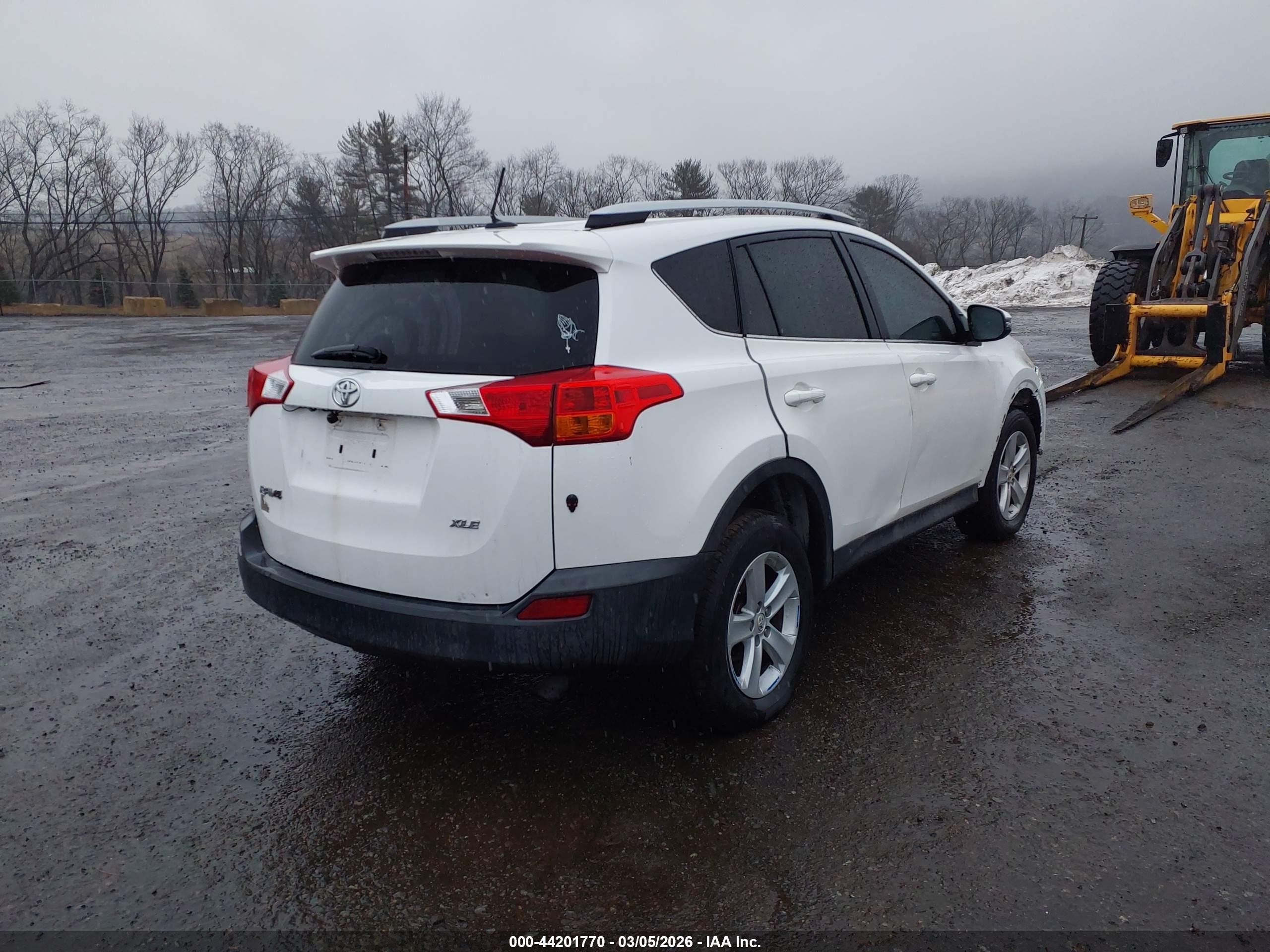 2013 Toyota Rav4 Xle White vin: 2T3WFREVXDW063366