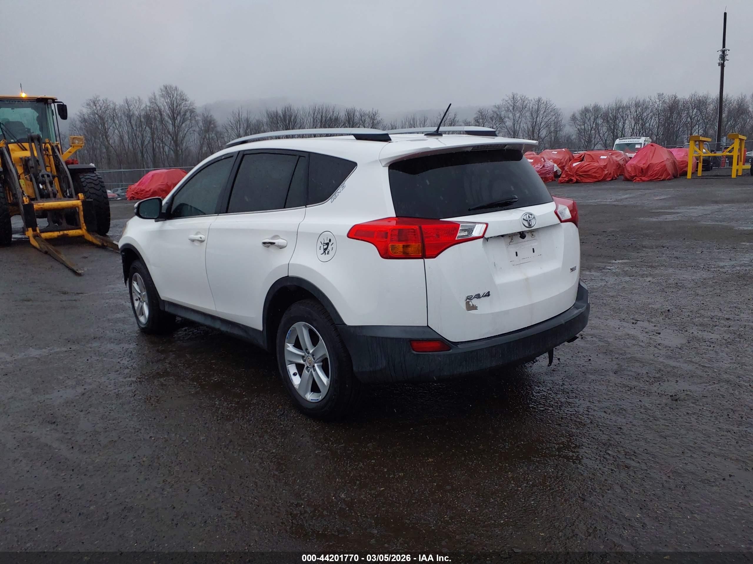 2013 Toyota Rav4 Xle White vin: 2T3WFREVXDW063366