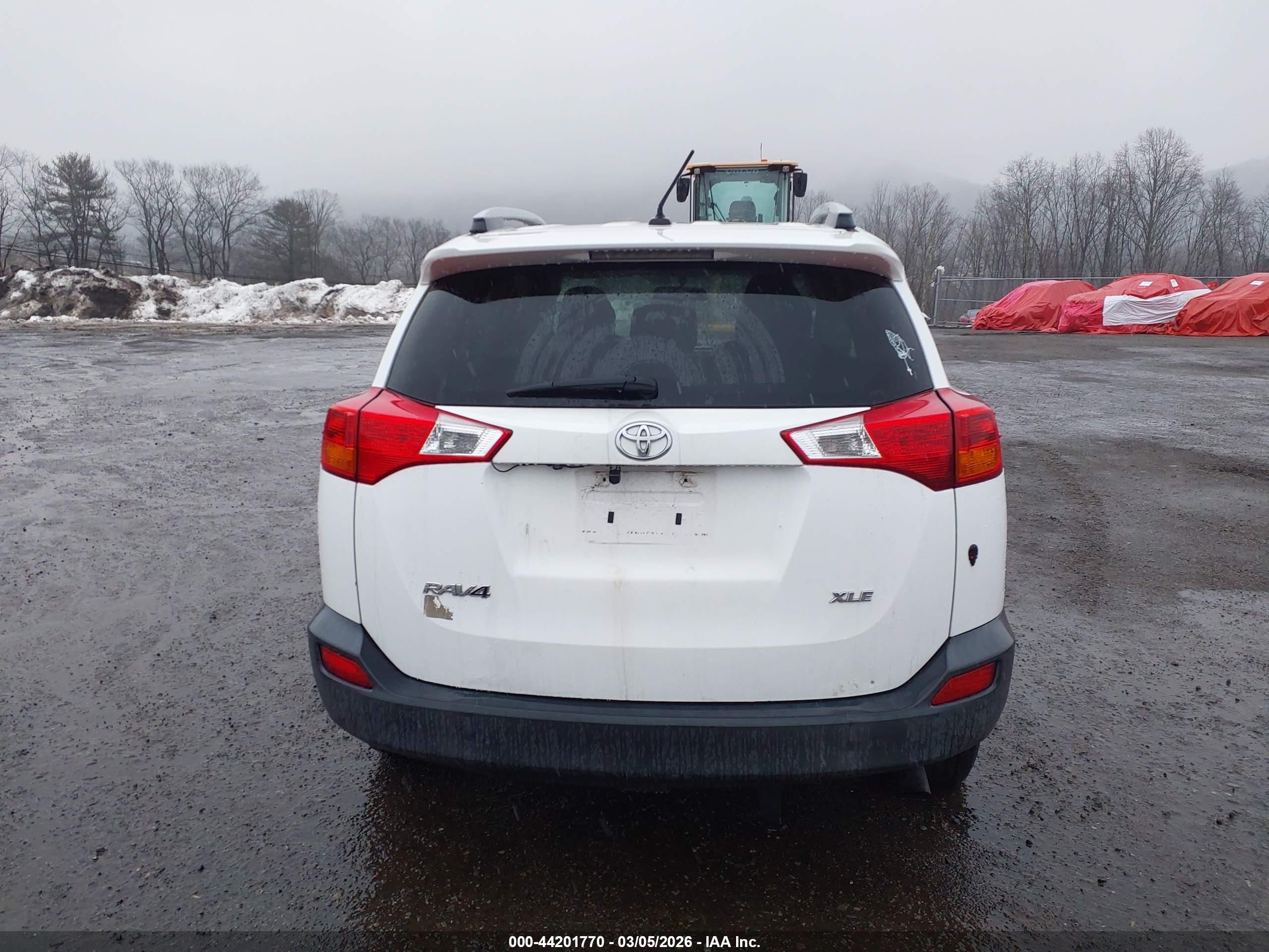 2013 Toyota Rav4 Xle White vin: 2T3WFREVXDW063366