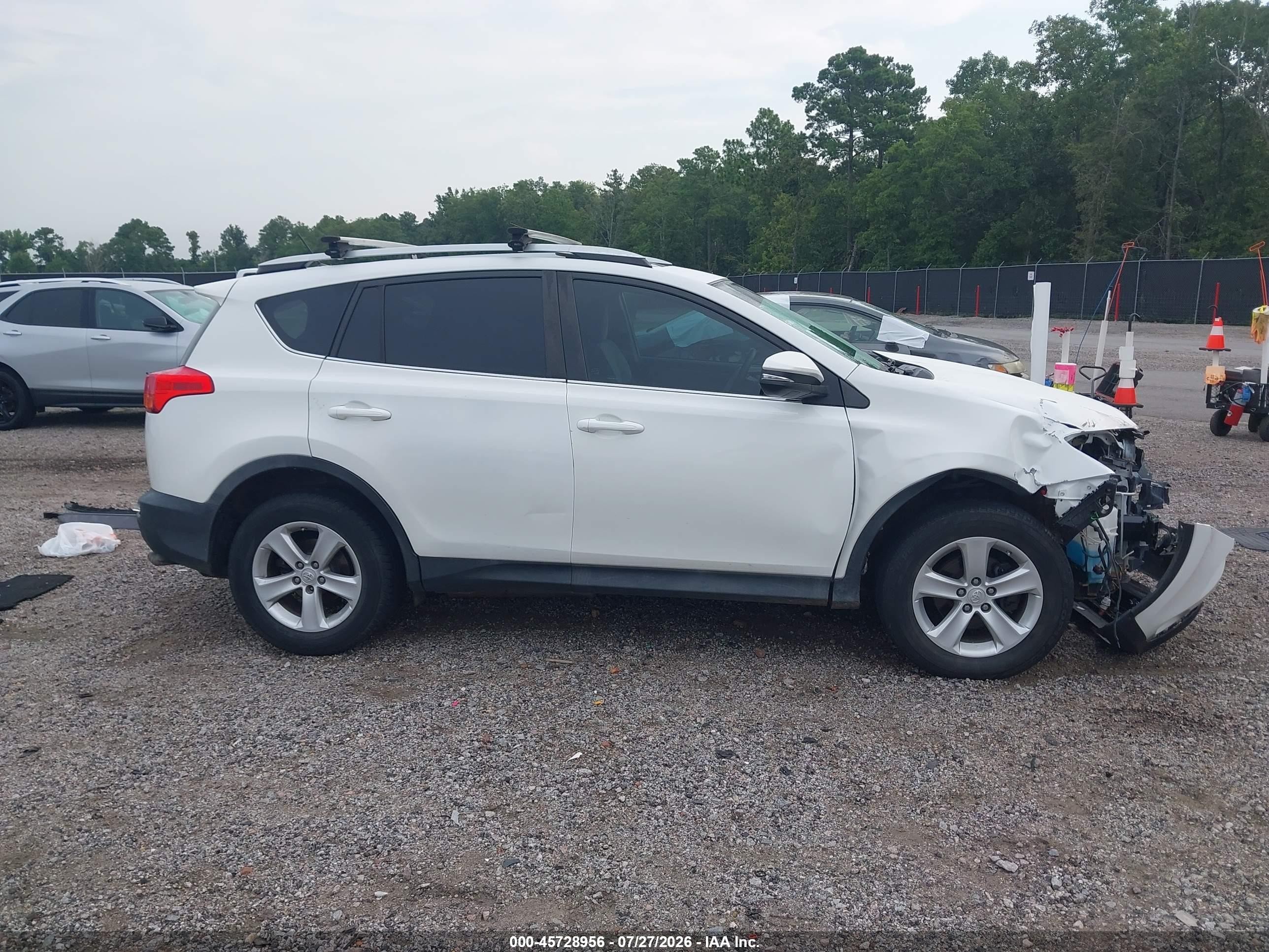 2014 Toyota Rav4 Xle White vin: 2T3WFREVXEW118870
