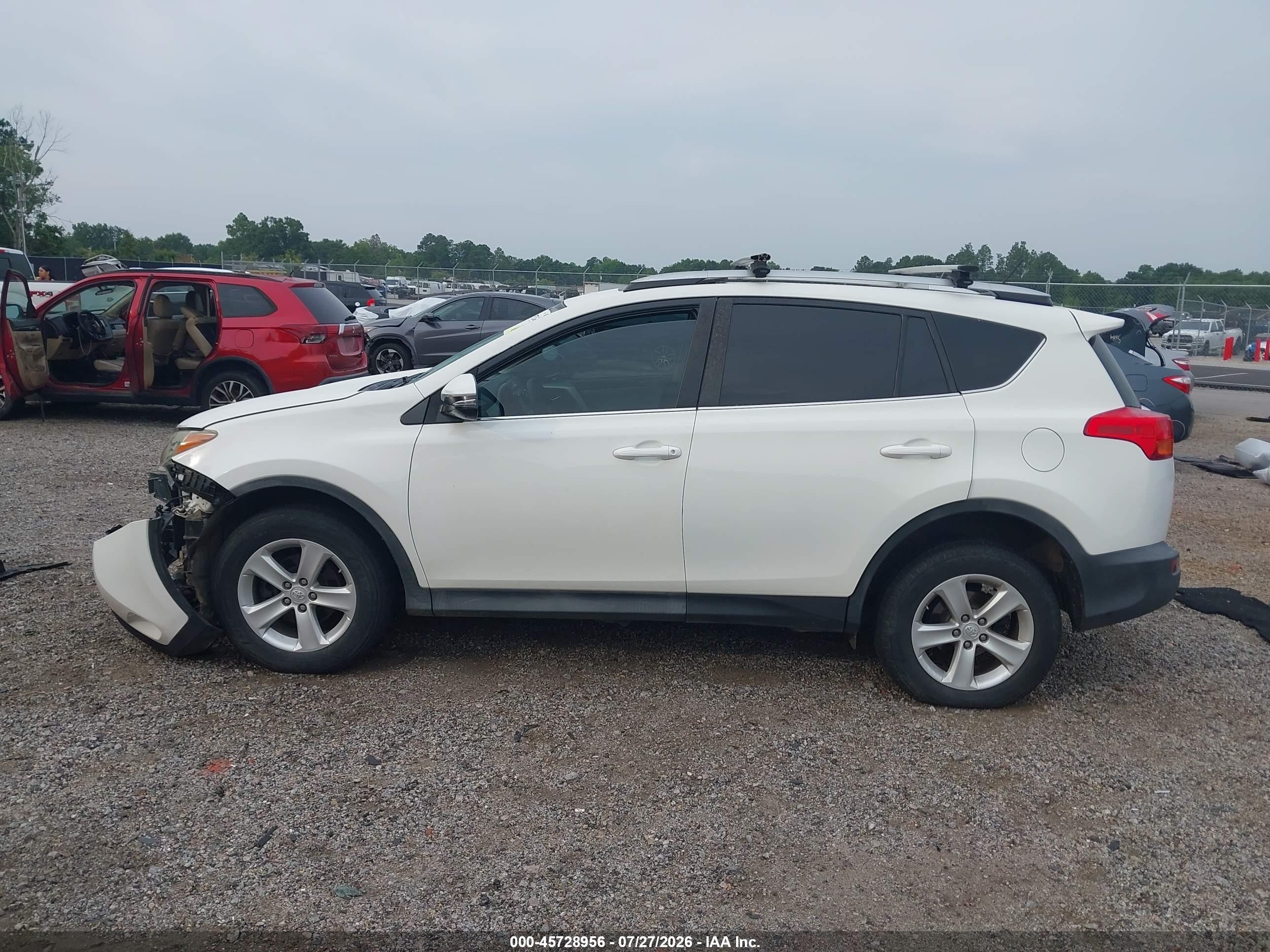 2014 Toyota Rav4 Xle White vin: 2T3WFREVXEW118870