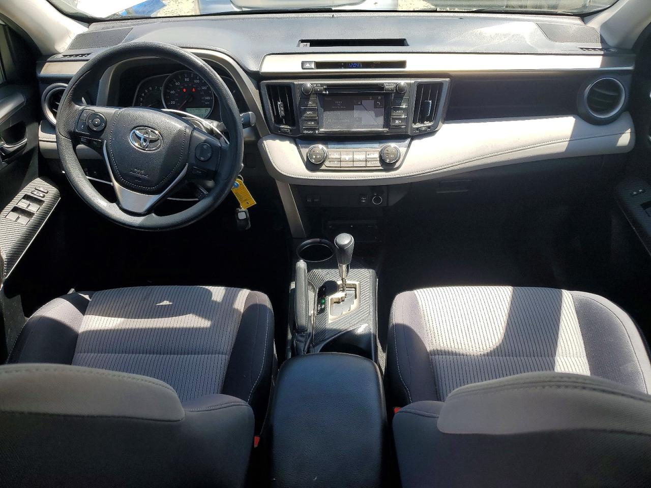 2015 Toyota Rav4 Xle White vin: 2T3WFREVXFW134052