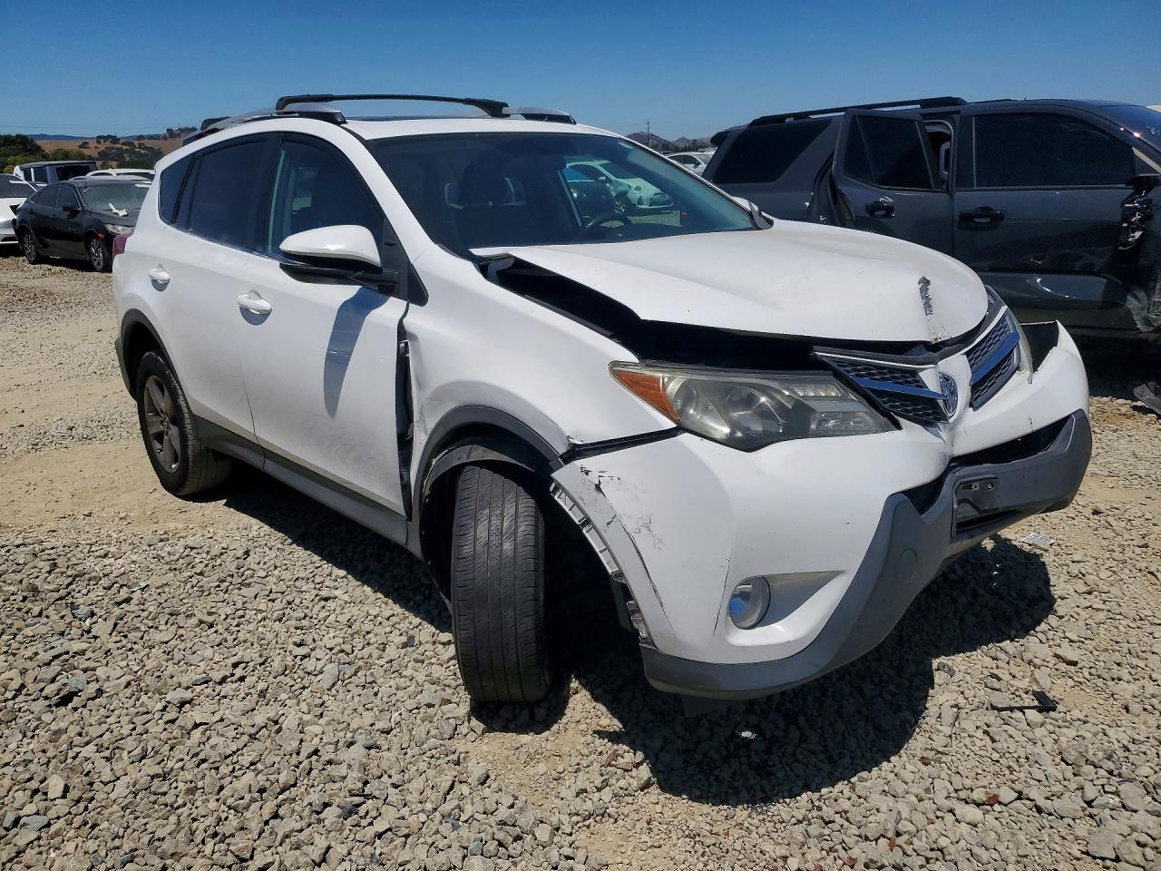 2015 Toyota Rav4 Xle White vin: 2T3WFREVXFW134052