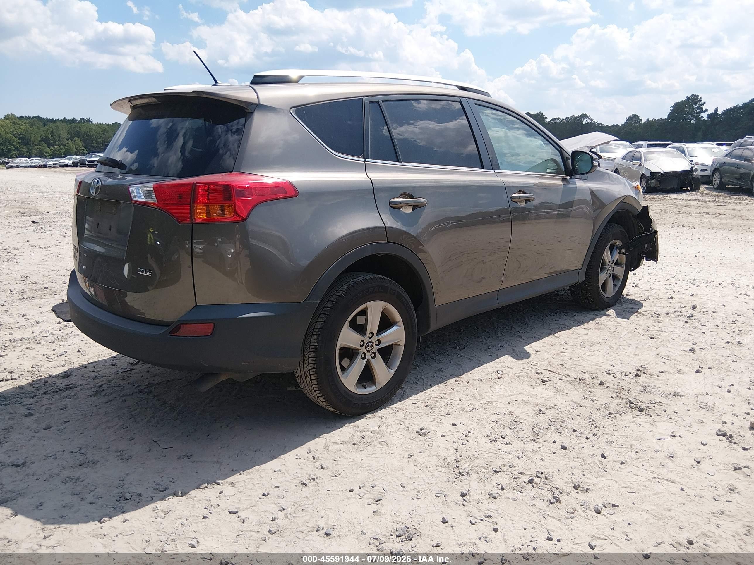 2015 Toyota Rav4 Xle Tan vin: 2T3WFREVXFW142801
