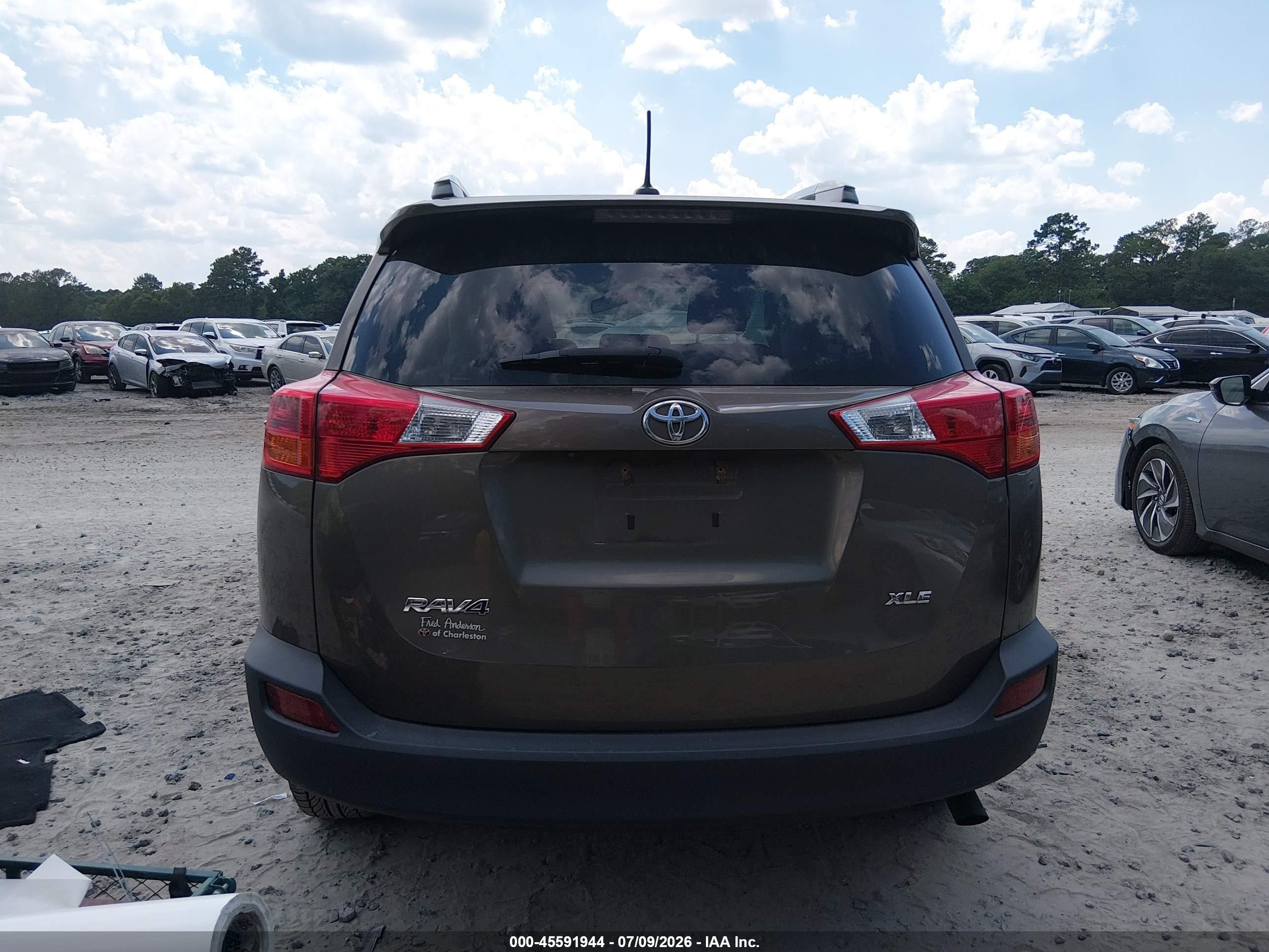 2015 Toyota Rav4 Xle Tan vin: 2T3WFREVXFW142801