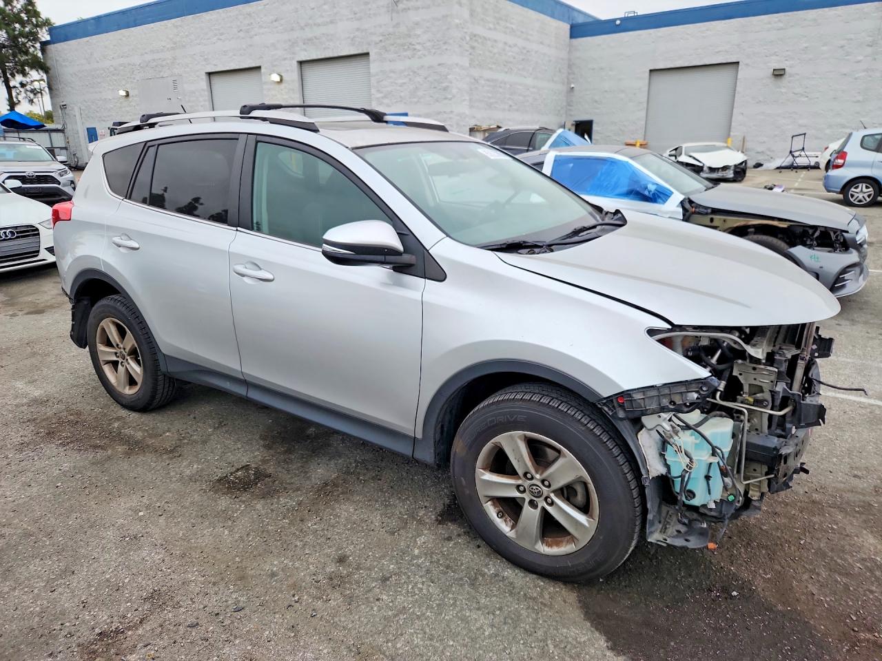 2015 Toyota Rav4 Xle Silver vin: 2T3WFREVXFW145262