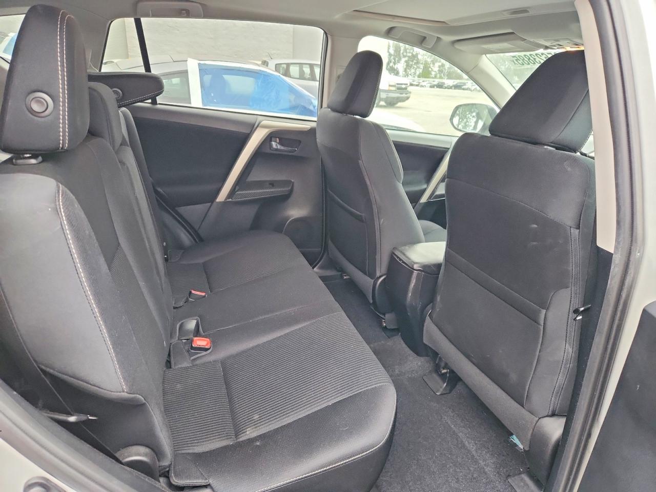 2015 Toyota Rav4 Xle Silver vin: 2T3WFREVXFW145262
