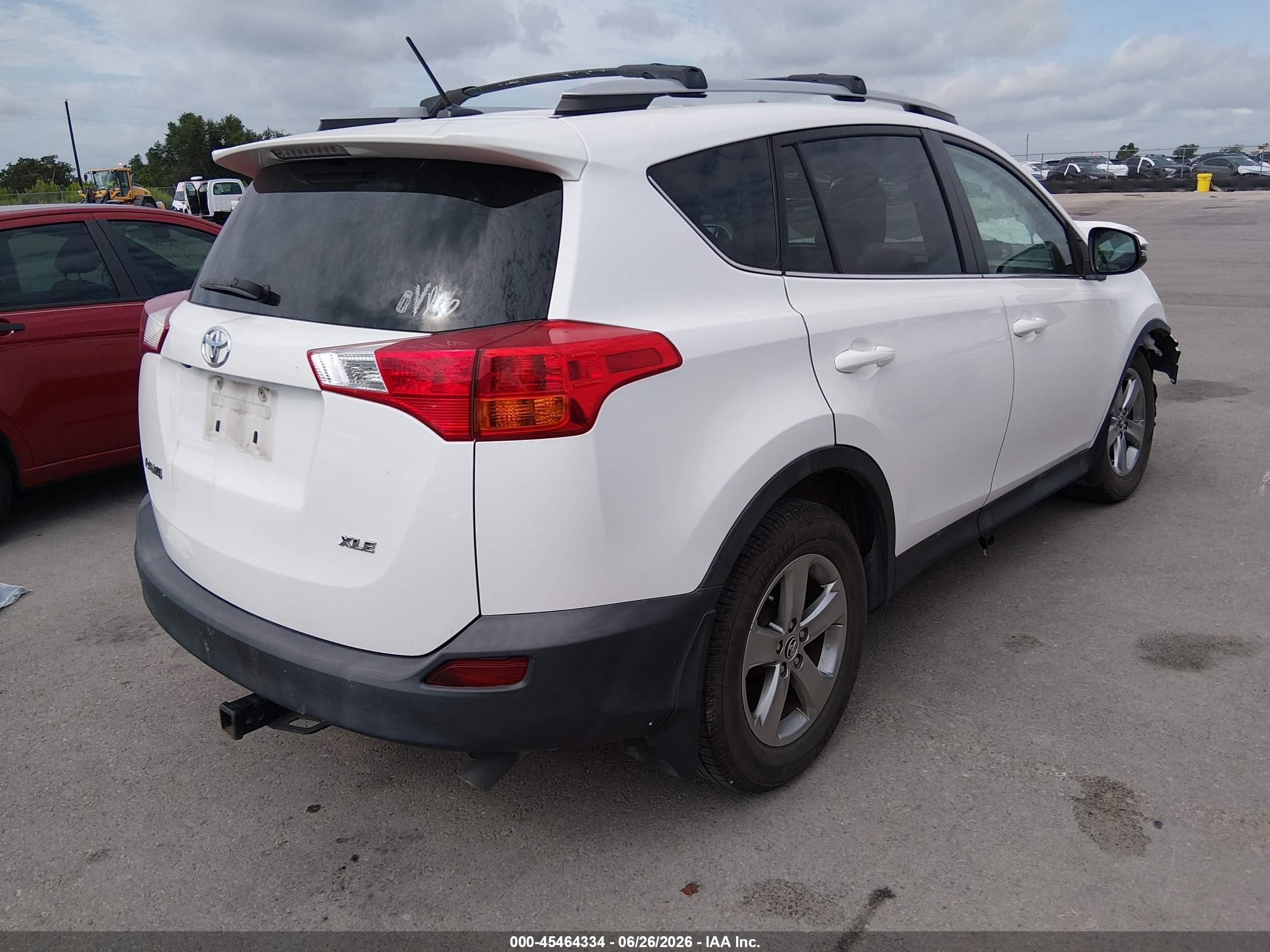 2015 Toyota Rav4 Xle White vin: 2T3WFREVXFW146024