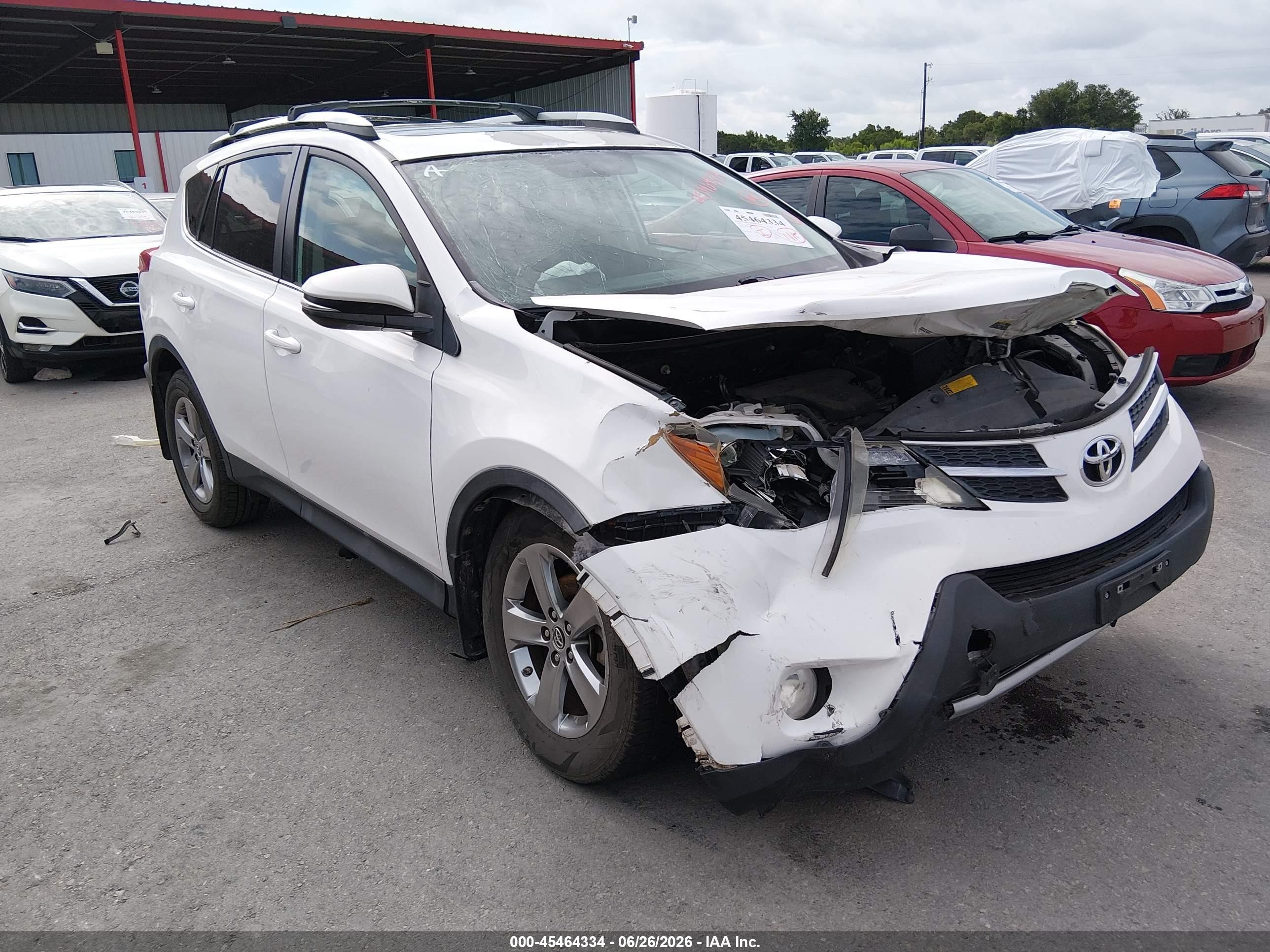 2015 Toyota Rav4 Xle White vin: 2T3WFREVXFW146024
