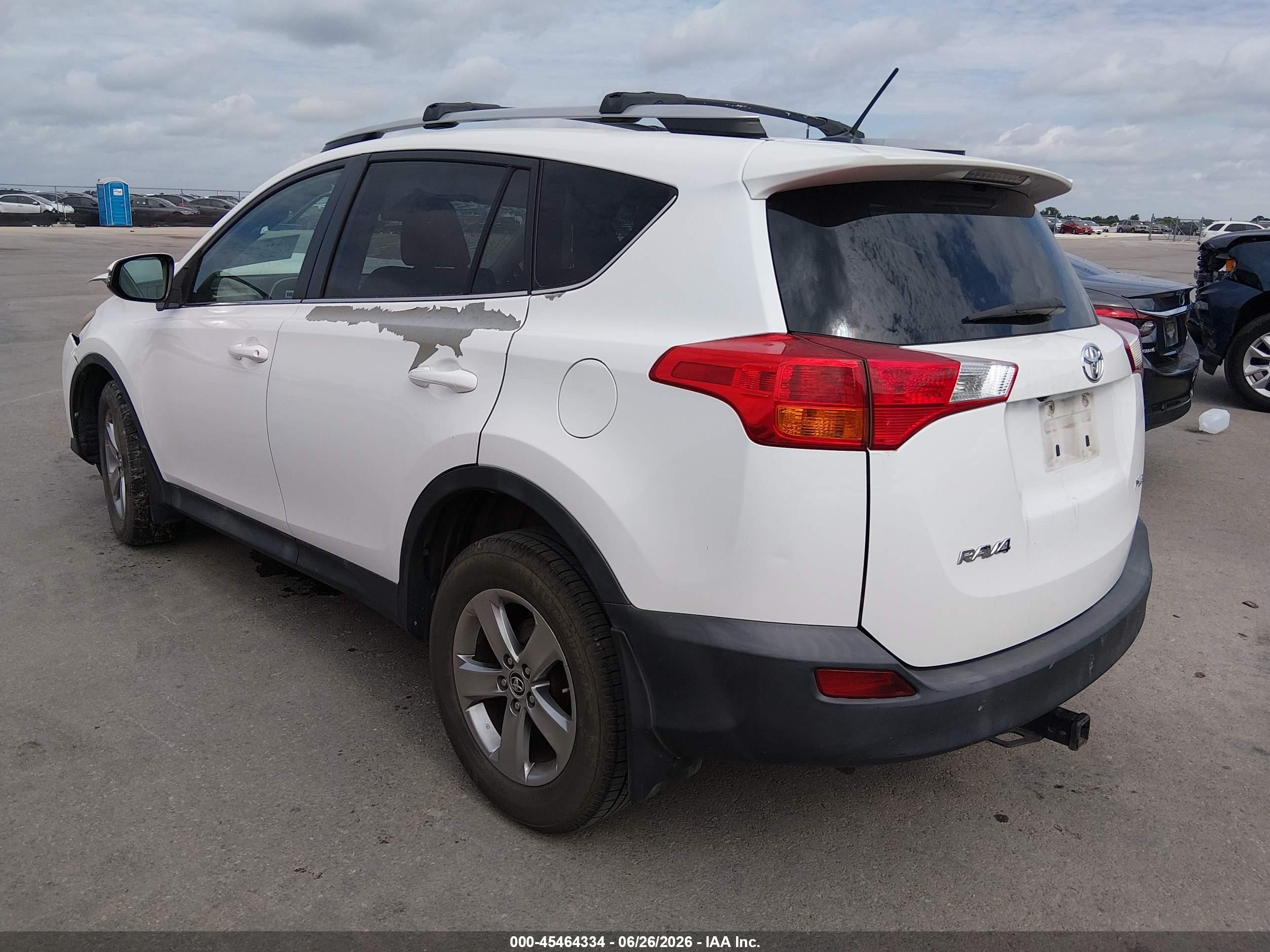 2015 Toyota Rav4 Xle White vin: 2T3WFREVXFW146024