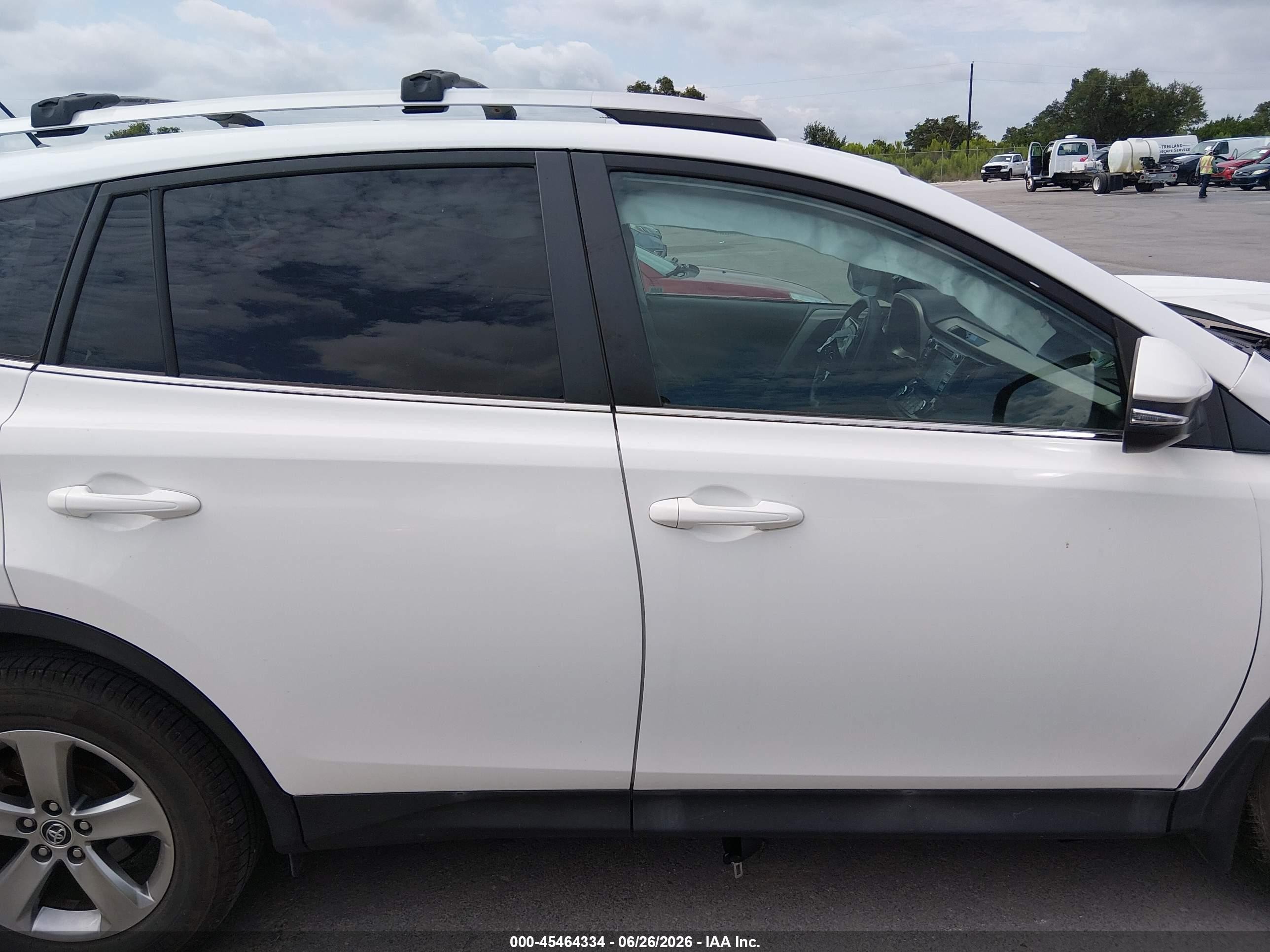 2015 Toyota Rav4 Xle White vin: 2T3WFREVXFW146024