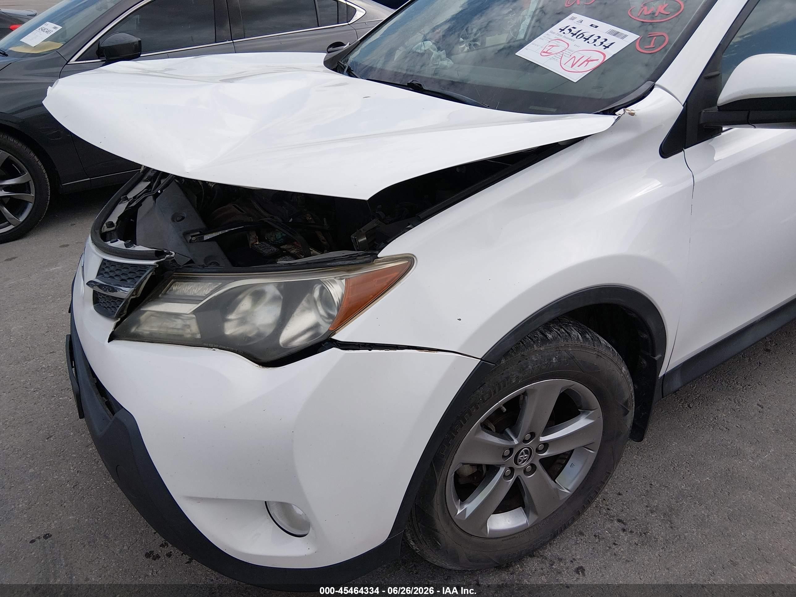 2015 Toyota Rav4 Xle White vin: 2T3WFREVXFW146024