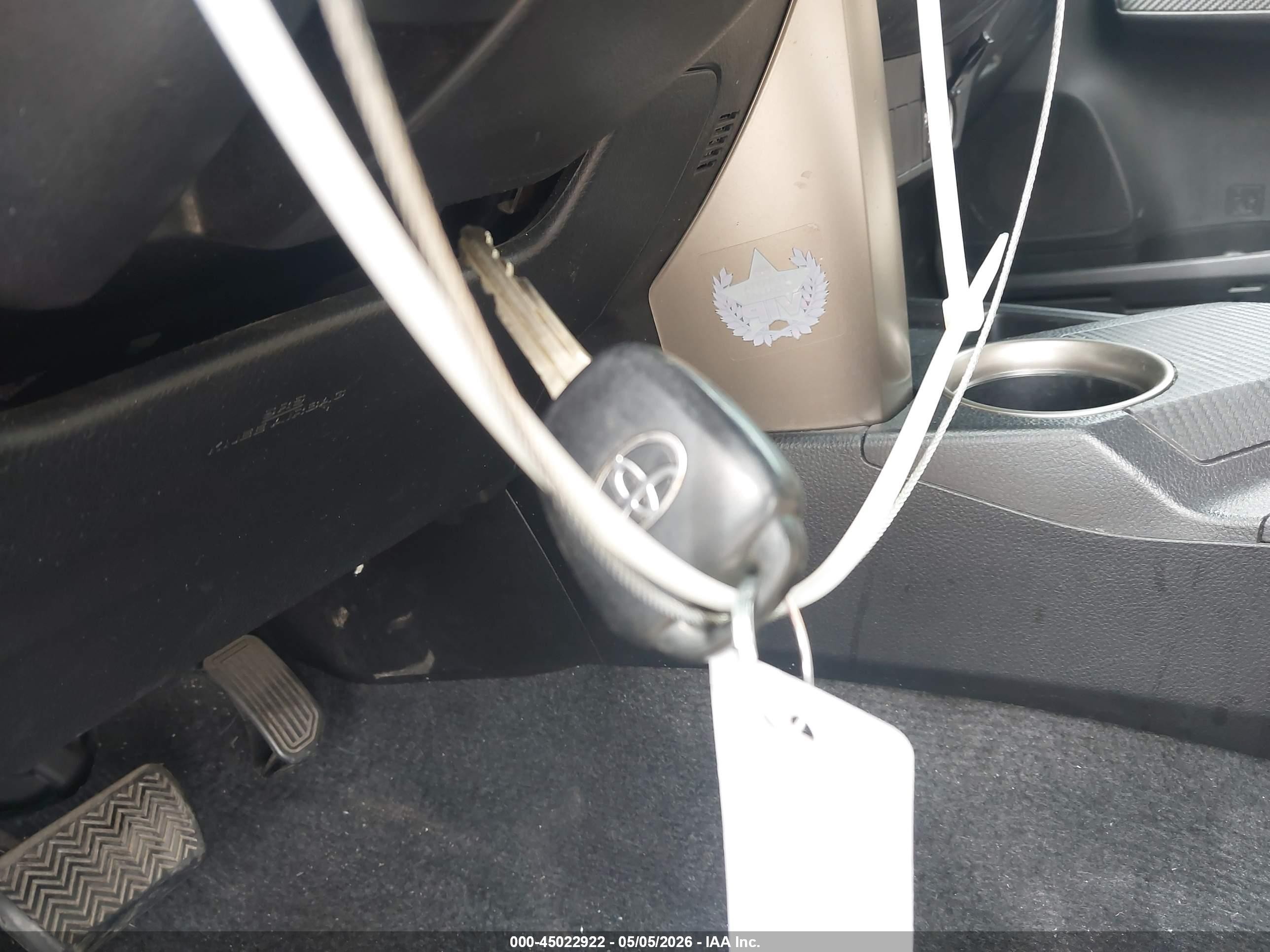 2015 Toyota Rav4 Xle White vin: 2T3WFREVXFW212832