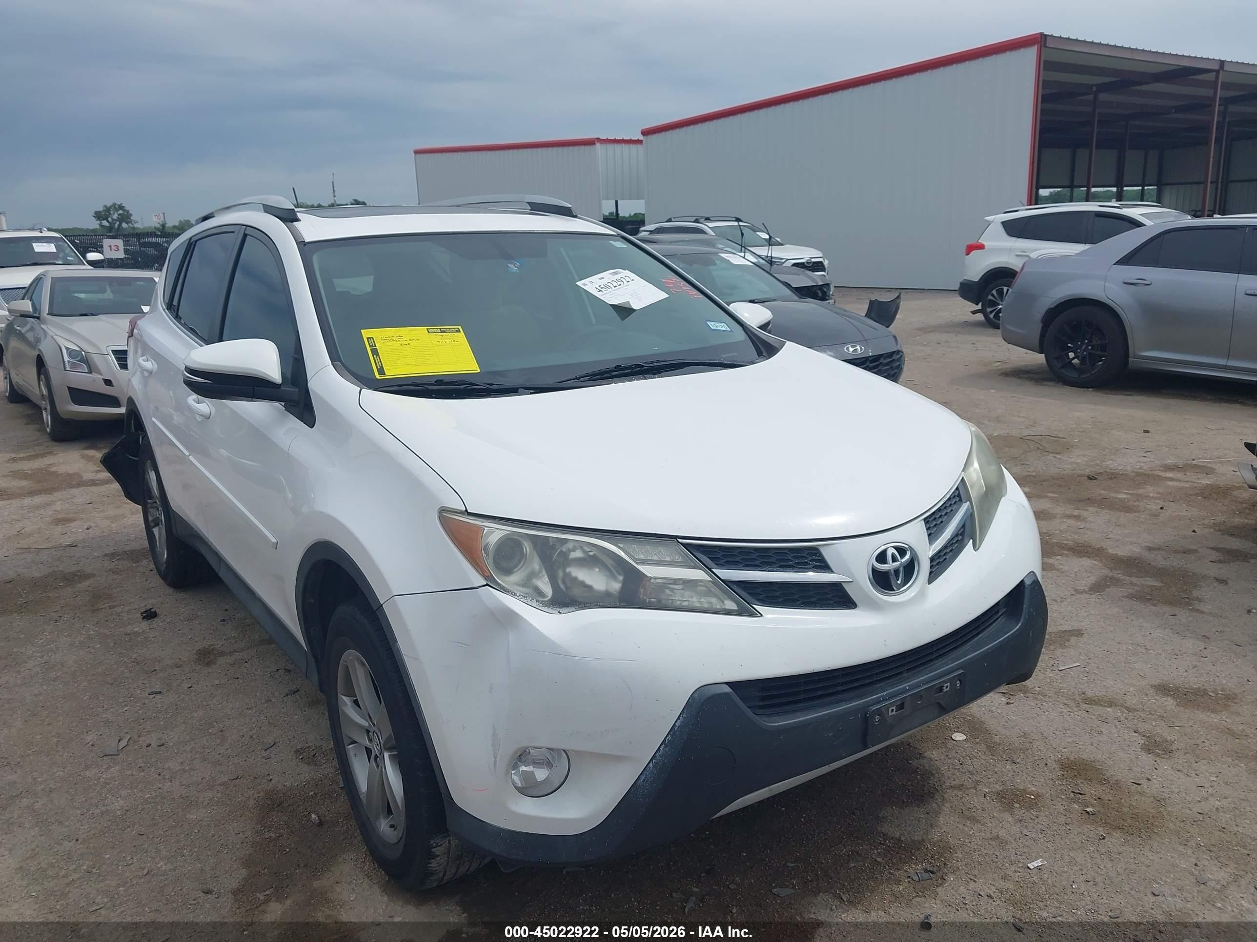2015 Toyota Rav4 Xle White vin: 2T3WFREVXFW212832