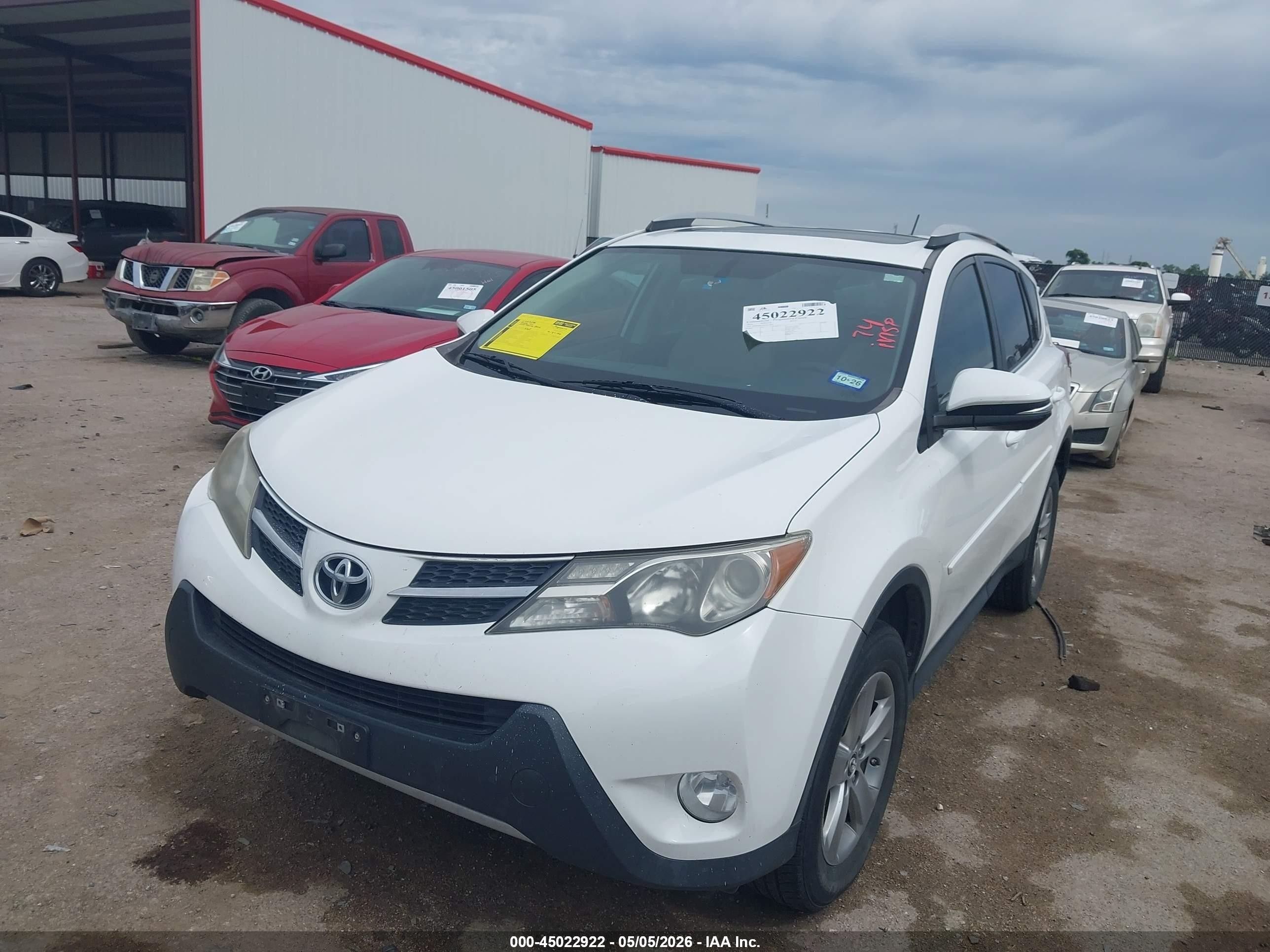 2015 Toyota Rav4 Xle White vin: 2T3WFREVXFW212832