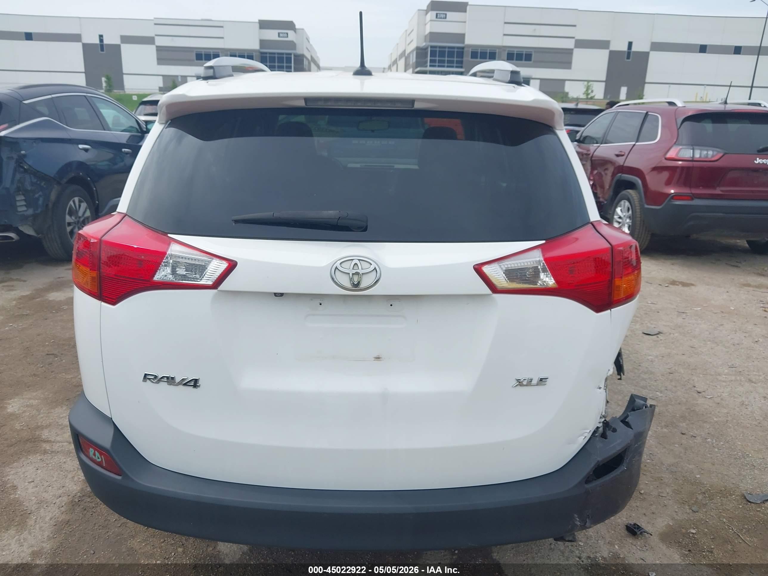 2015 Toyota Rav4 Xle White vin: 2T3WFREVXFW212832