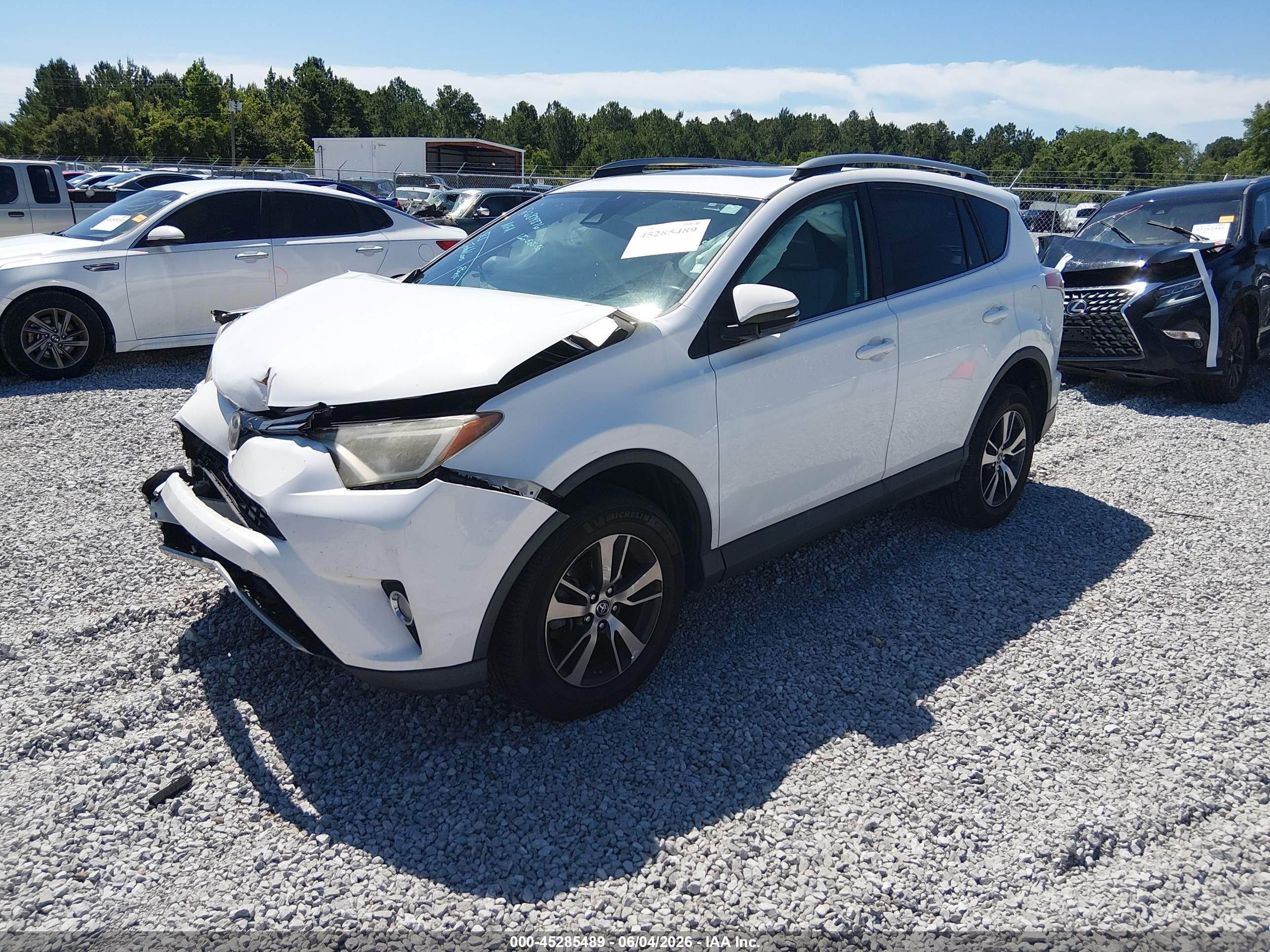 2018 Toyota Rav4 Белый vin: 2T3WFREZXJW447143