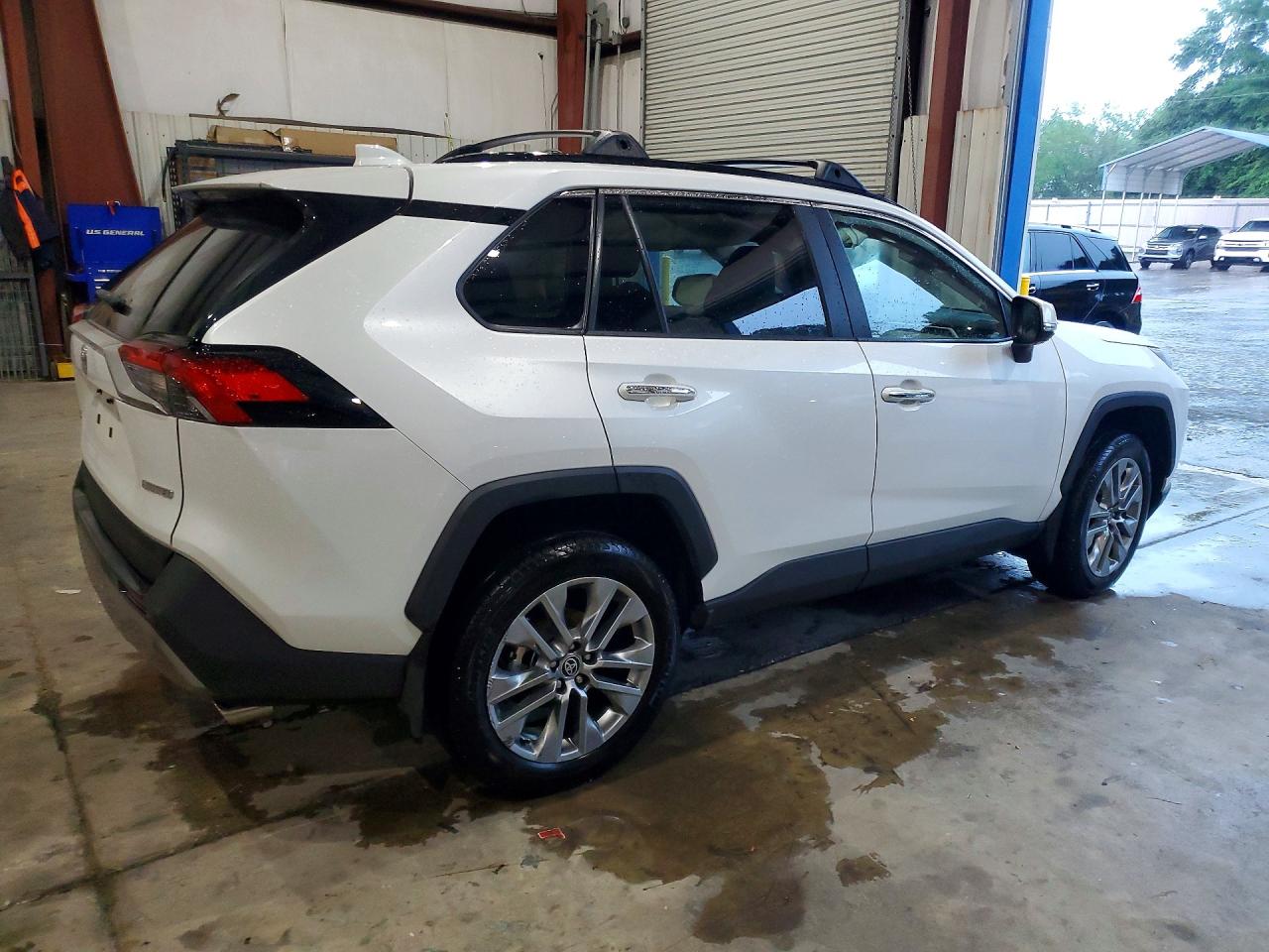 2025 Toyota Rav4 Limited White vin: 2T3Y1RFV6SW396859