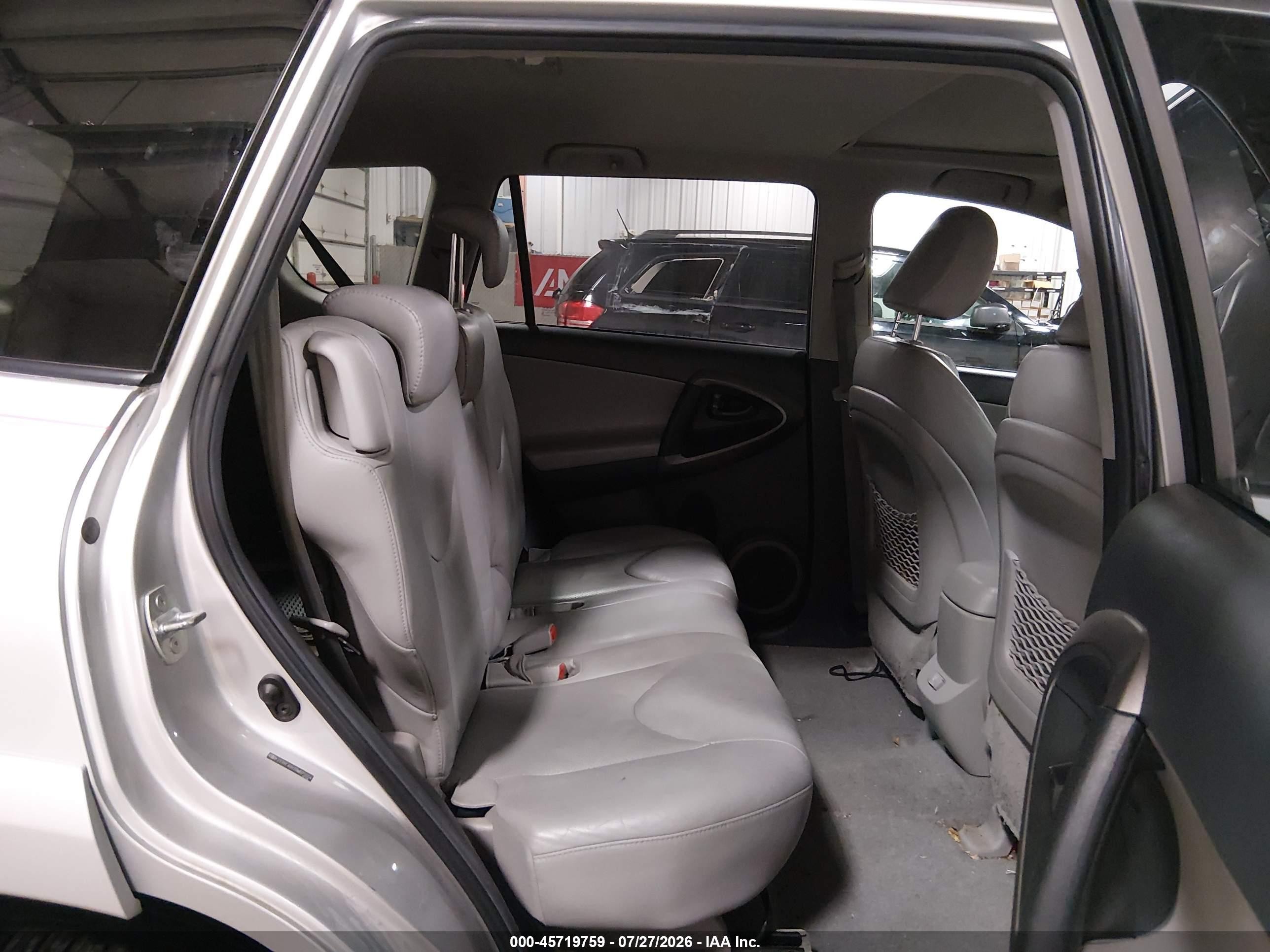 2011 Toyota Rav4 Limited Silver vin: 2T3YF4DV2BW075554