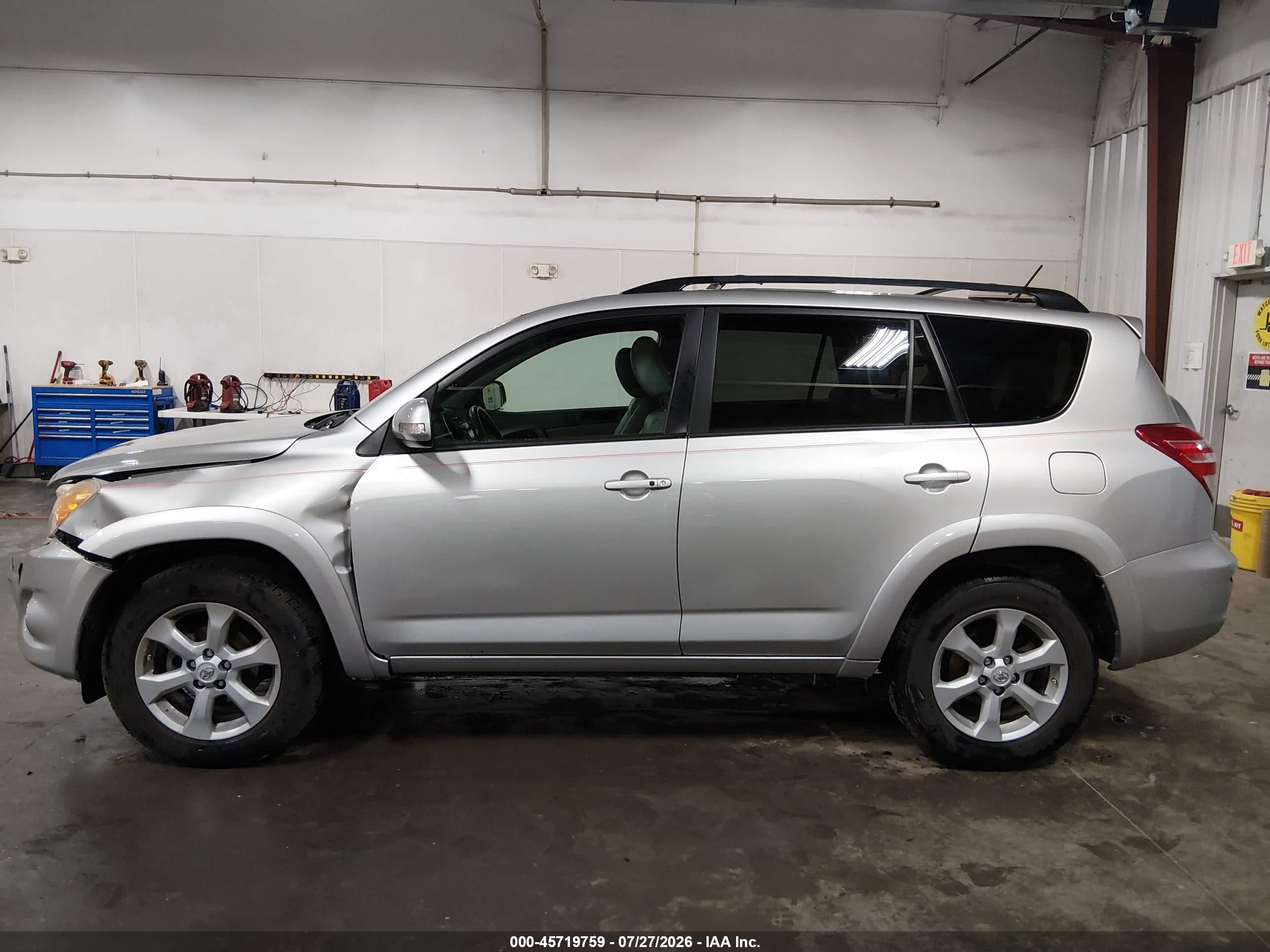 2011 Toyota Rav4 Limited Silver vin: 2T3YF4DV2BW075554