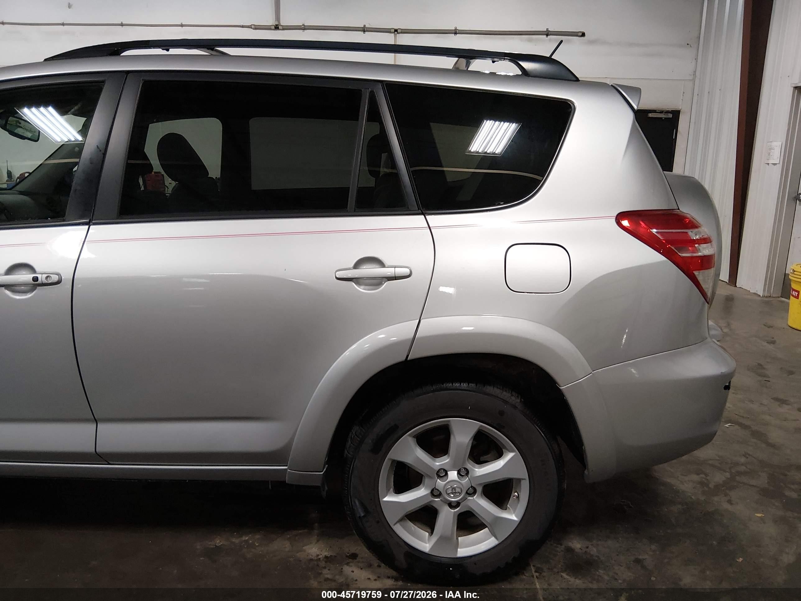 2011 Toyota Rav4 Limited Silver vin: 2T3YF4DV2BW075554