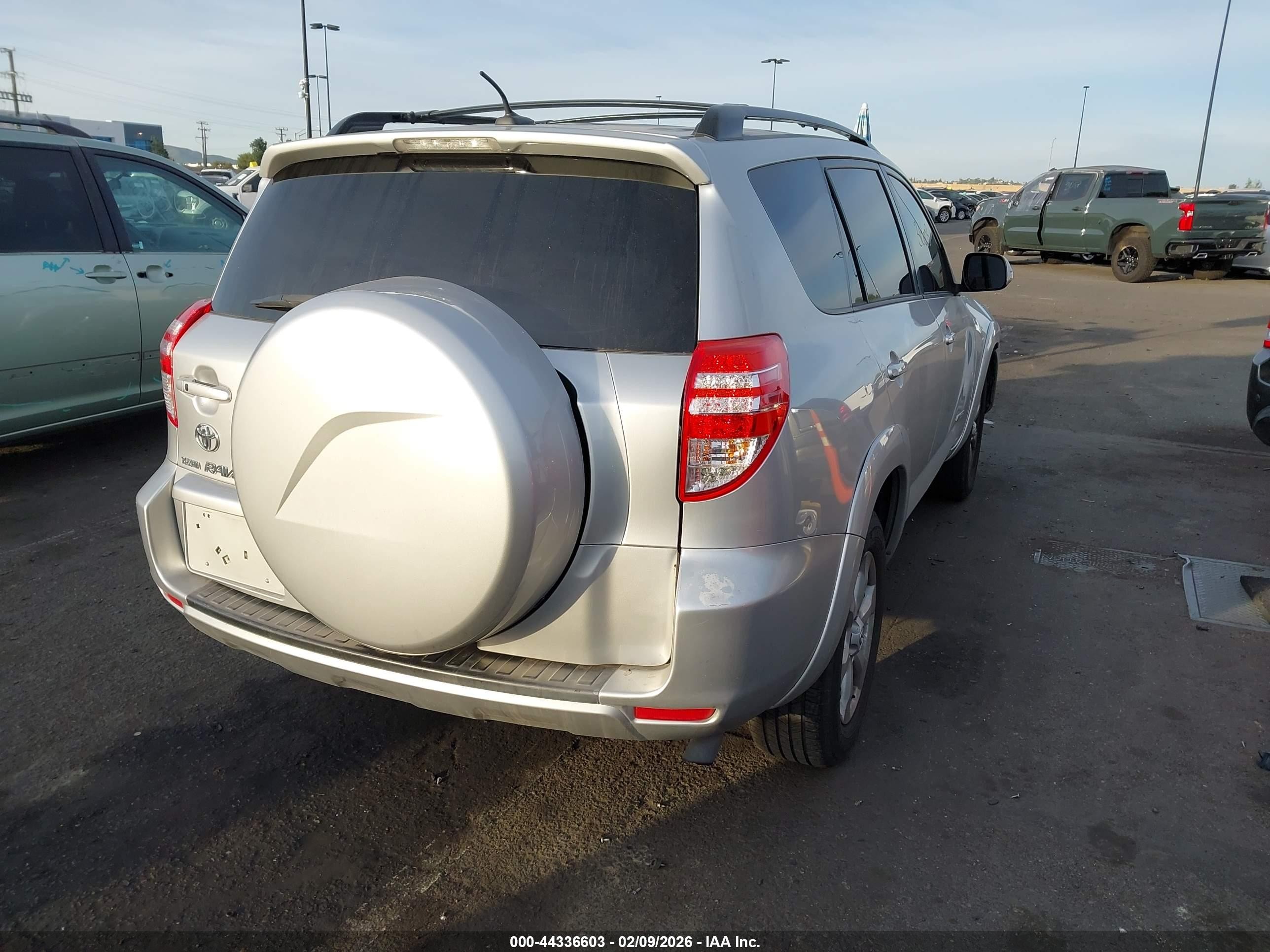 2010 Toyota Rav4 Limited Серебряный vin: 2T3YF4DV6AW024542