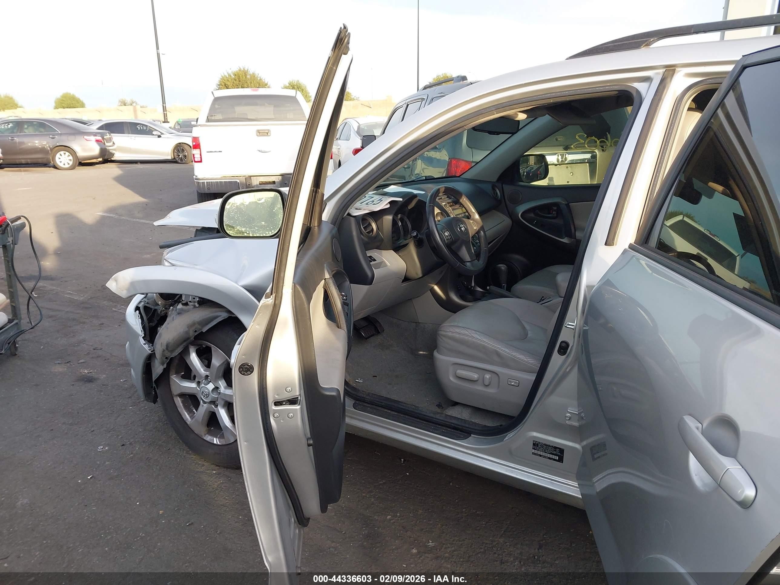 2010 Toyota Rav4 Limited Серебряный vin: 2T3YF4DV6AW024542