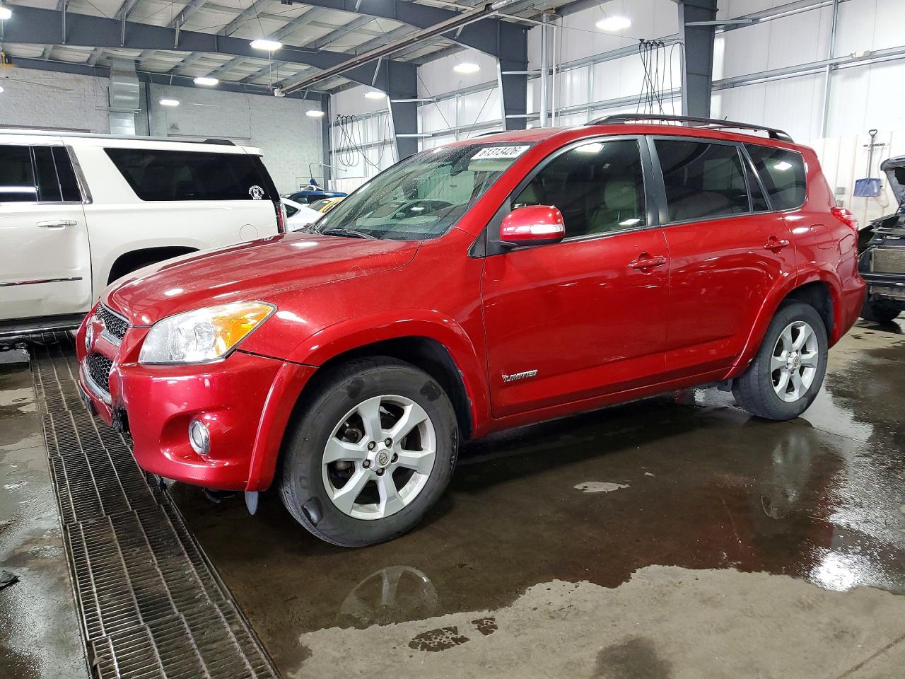 2011 Toyota Rav4 Limited Red vin: 2T3YF4DV8BW073789