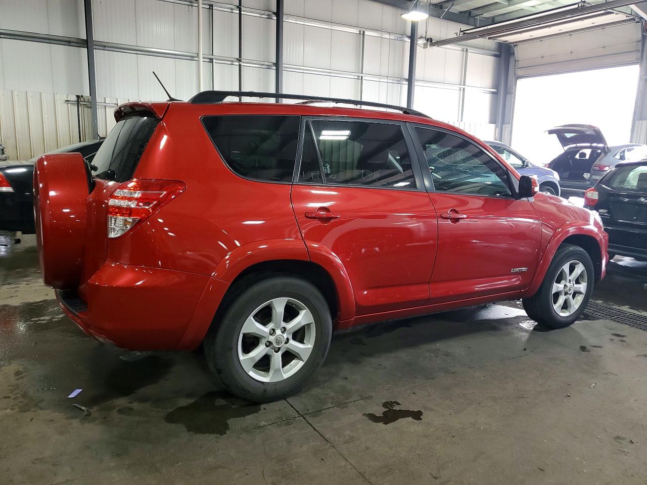 2011 Toyota Rav4 Limited Red vin: 2T3YF4DV8BW073789