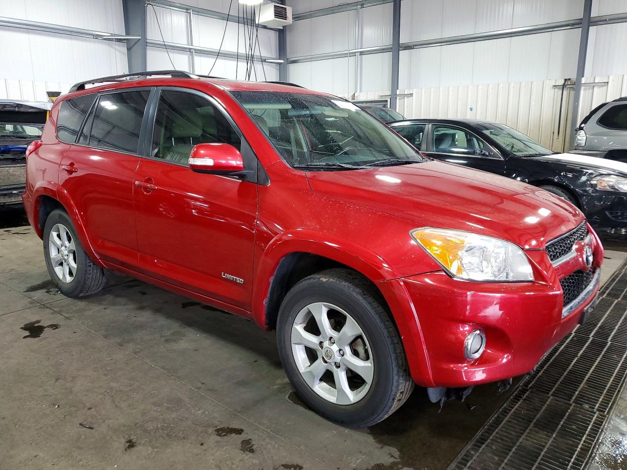 2011 Toyota Rav4 Limited Red vin: 2T3YF4DV8BW073789