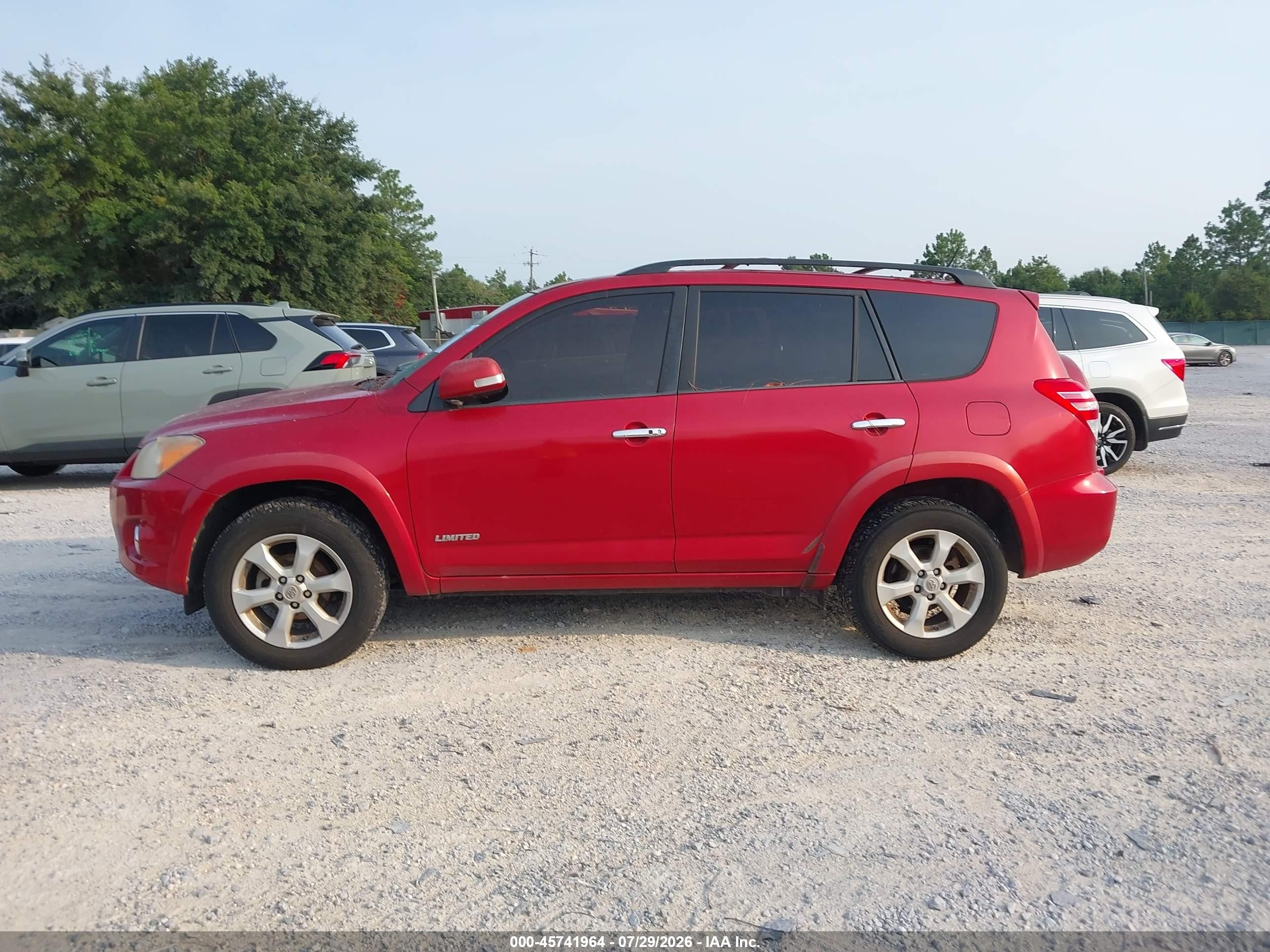 2011 Toyota Rav4 Limited Red vin: 2T3YF4DV9BW102376