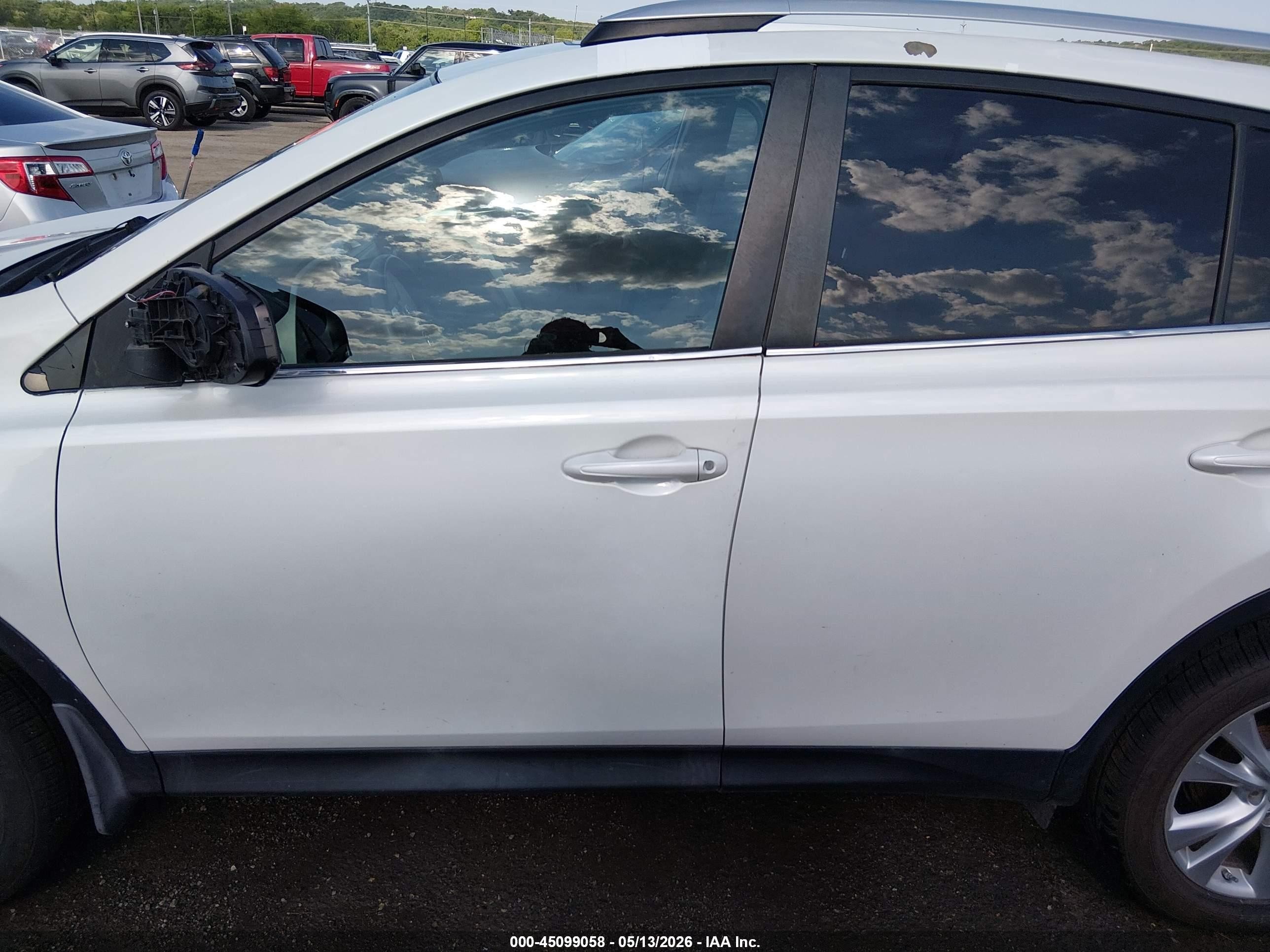 2014 Toyota Rav4 Limited White vin: 2T3YFREV0EW074922
