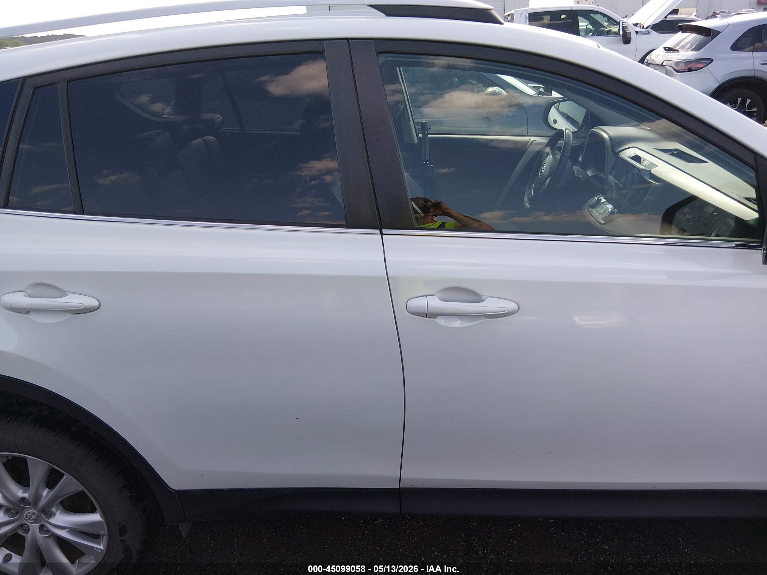 2014 Toyota Rav4 Limited White vin: 2T3YFREV0EW074922