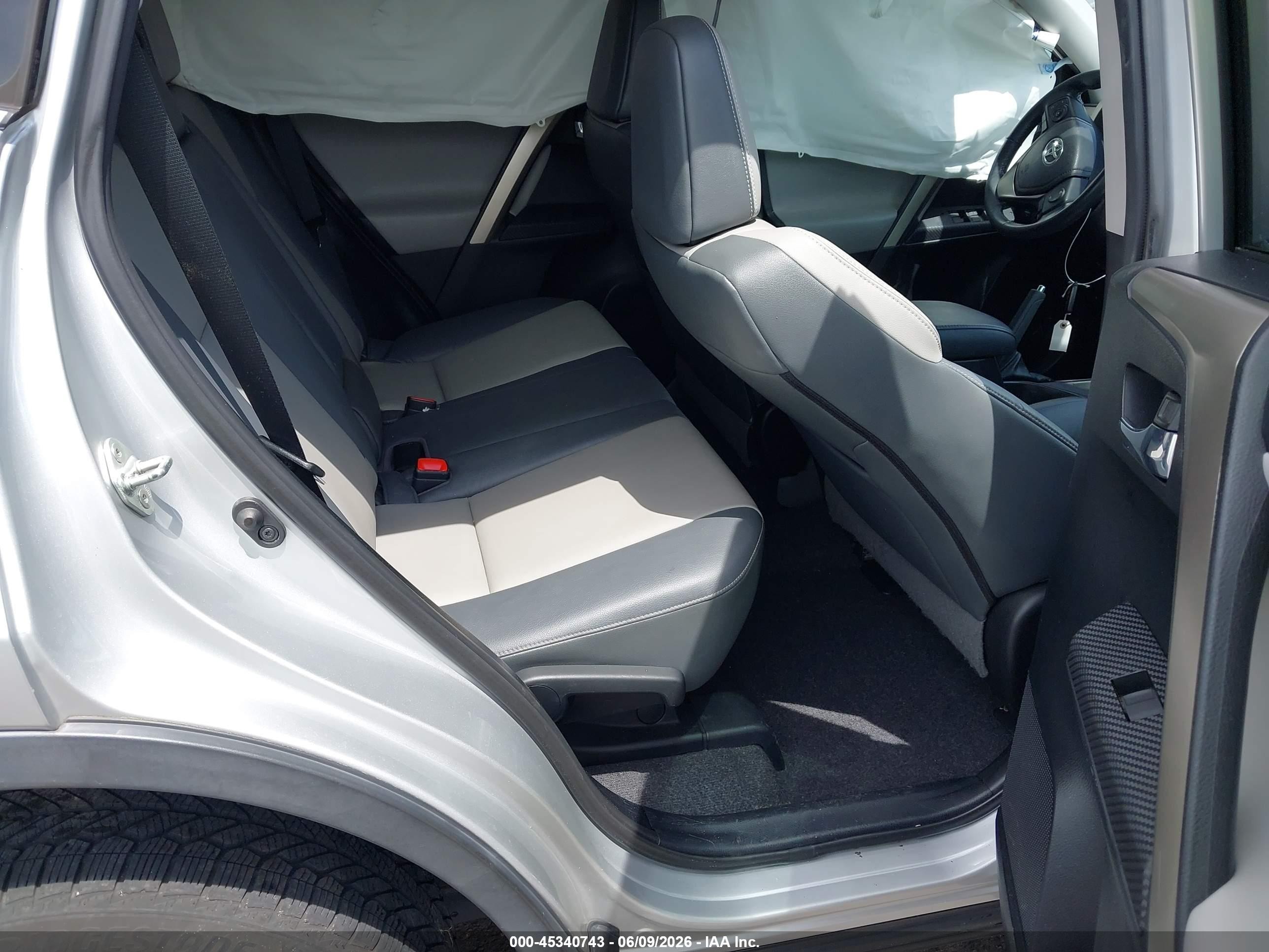 2015 Toyota Rav4 Limited Silver vin: 2T3YFREV0FW151001