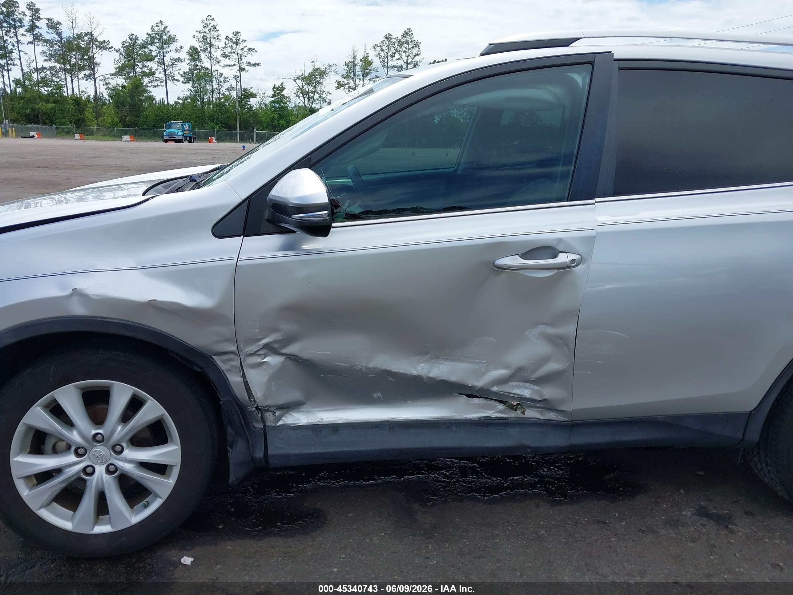 2015 Toyota Rav4 Limited Silver vin: 2T3YFREV0FW151001