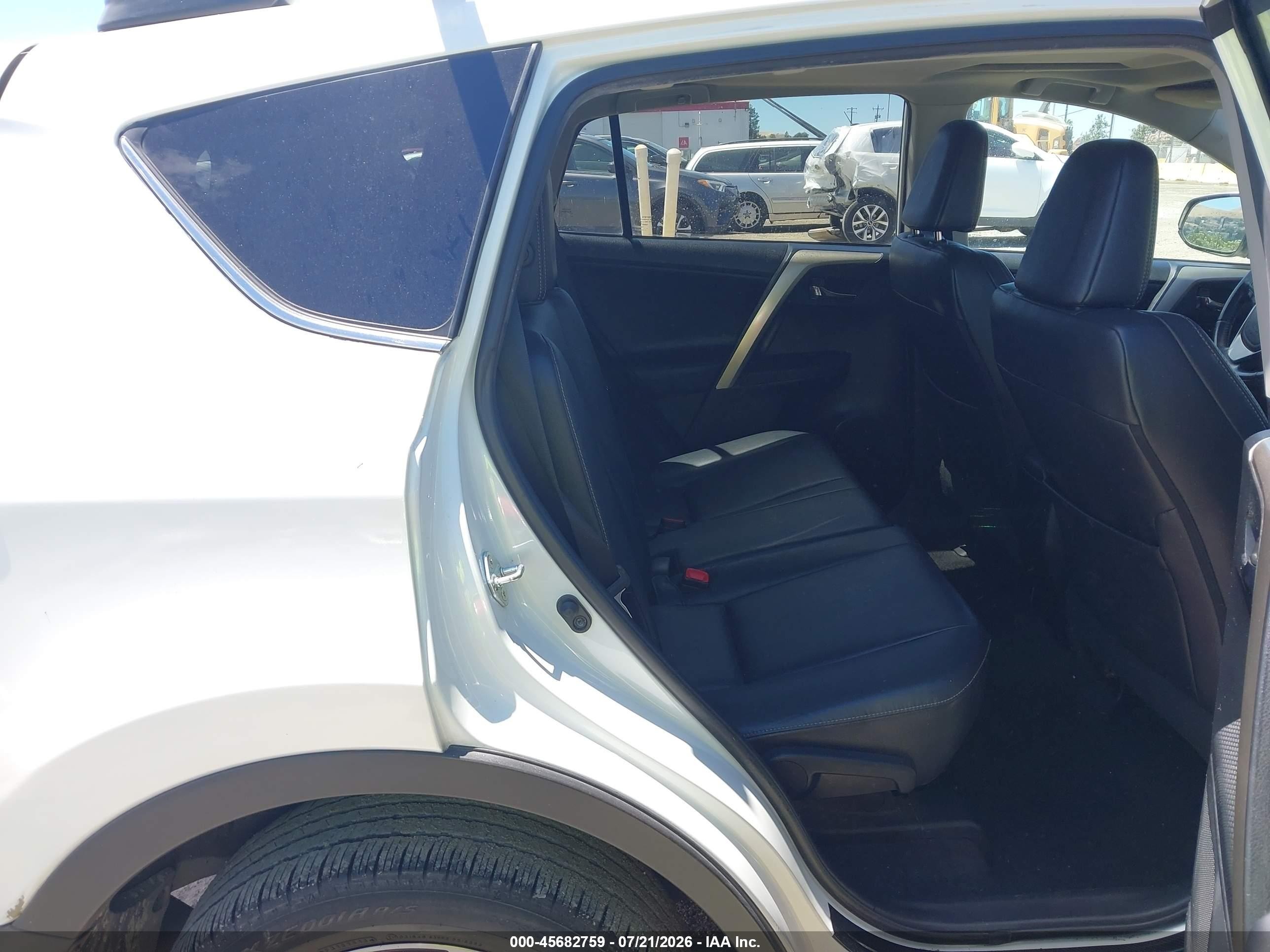 2015 Toyota Rav4 Limited White vin: 2T3YFREV0FW160958