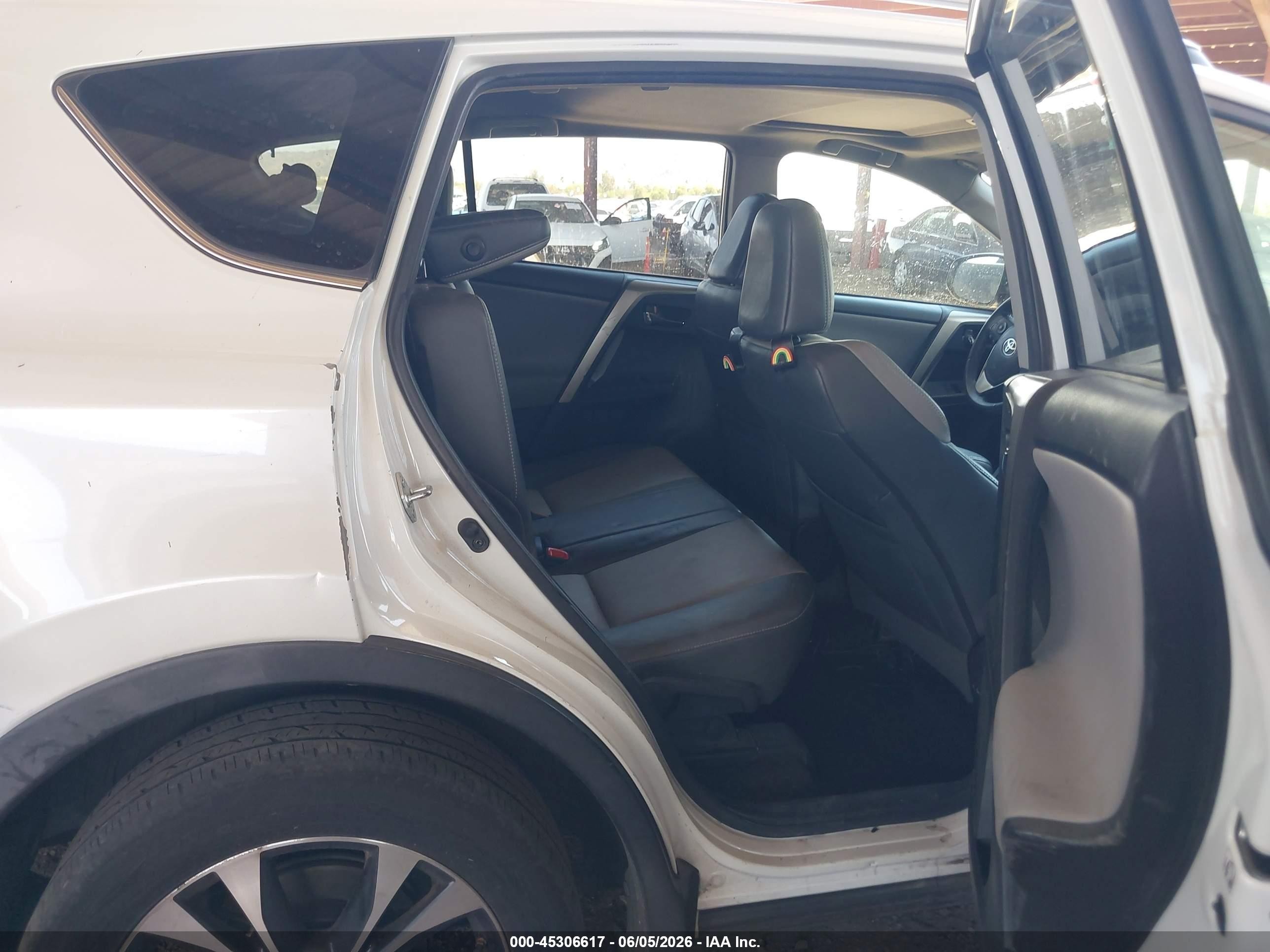 2015 Toyota Rav4 Limited White vin: 2T3YFREV0FW197993