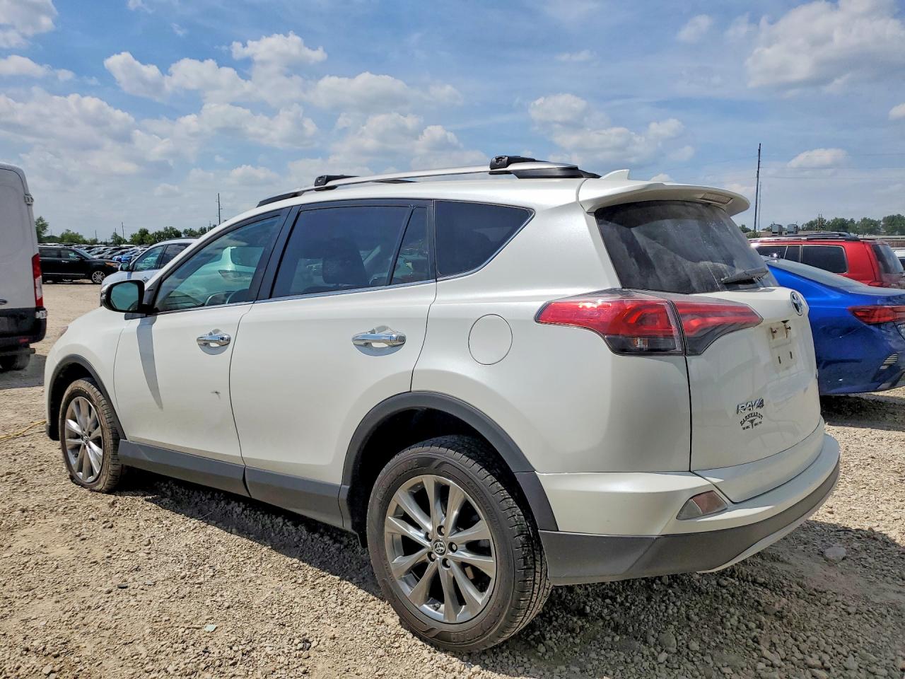 2018 Toyota Rav4 Limited White vin: 2T3YFREV1JW452384