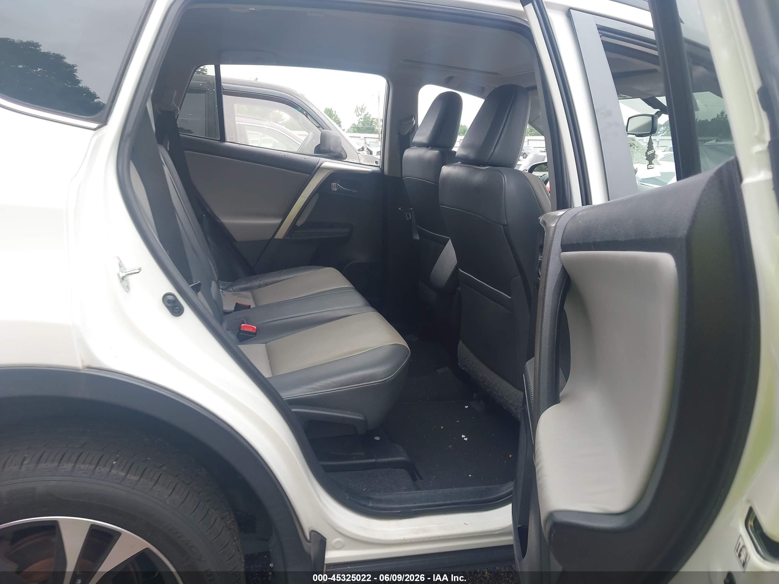 2015 Toyota Rav4 Limited Белый vin: 2T3YFREV2FW138461