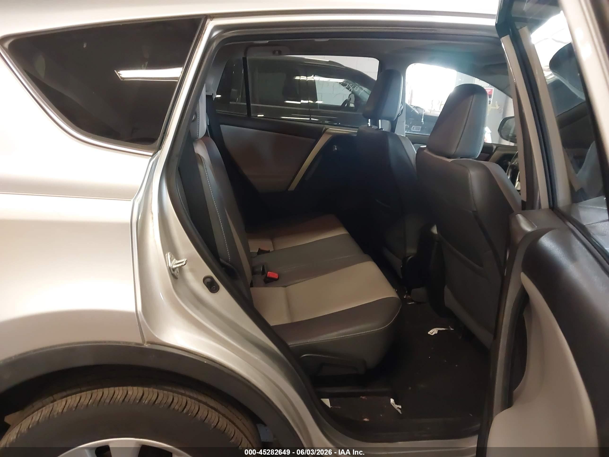 2015 Toyota Rav4 Limited Silver vin: 2T3YFREV2FW231576