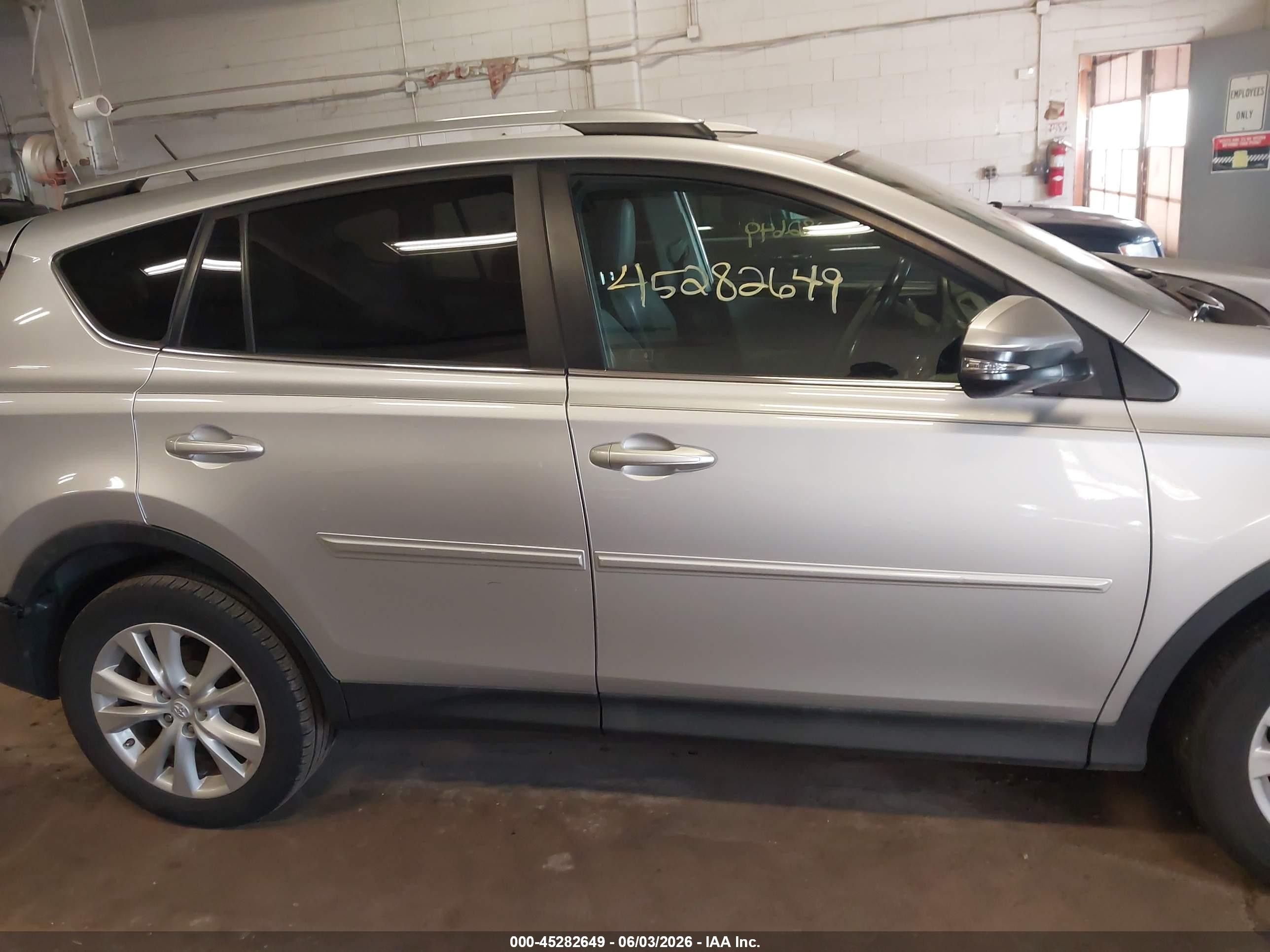 2015 Toyota Rav4 Limited Silver vin: 2T3YFREV2FW231576