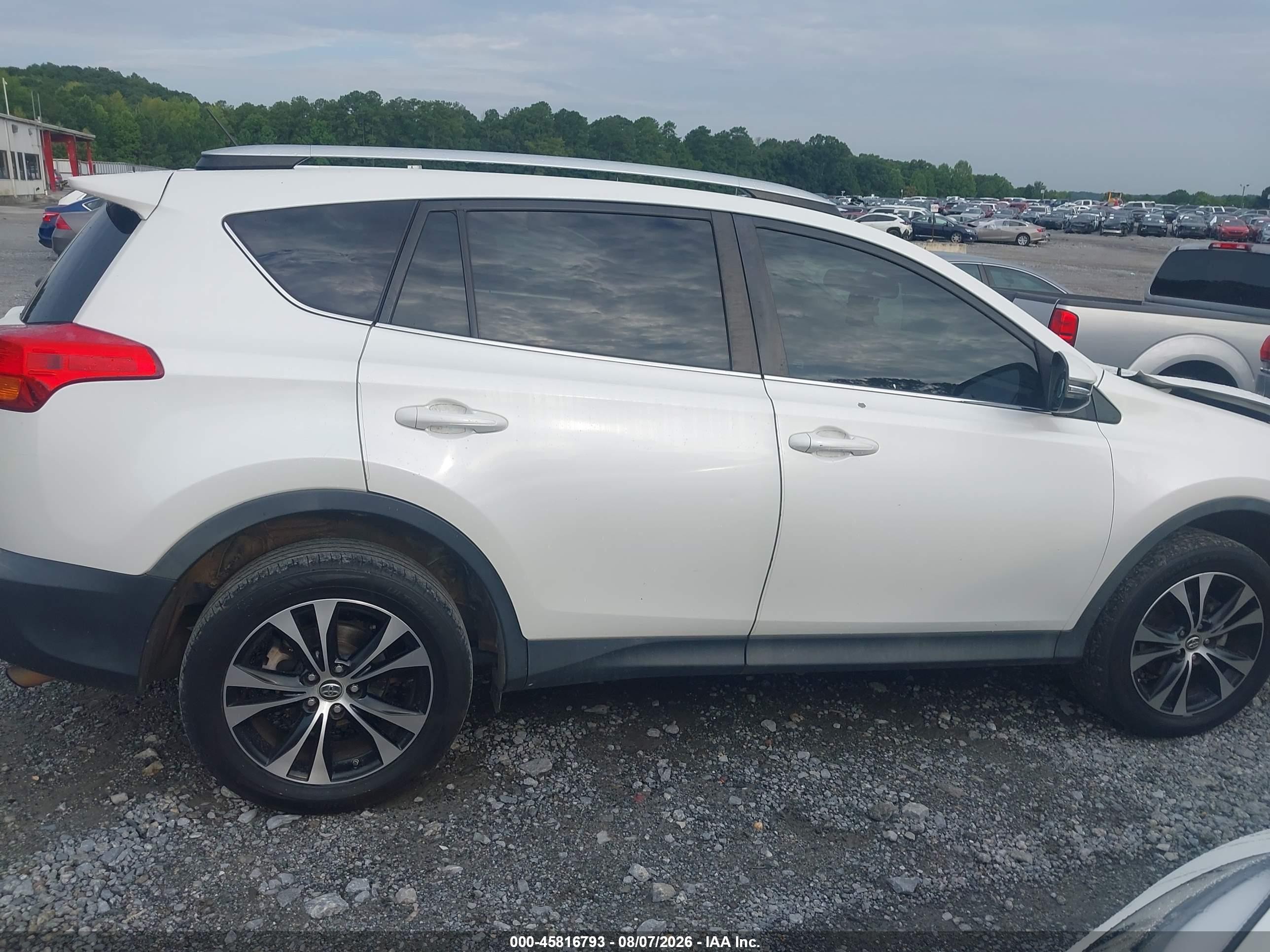 2015 Toyota Rav4 Limited White vin: 2T3YFREV3FW134810
