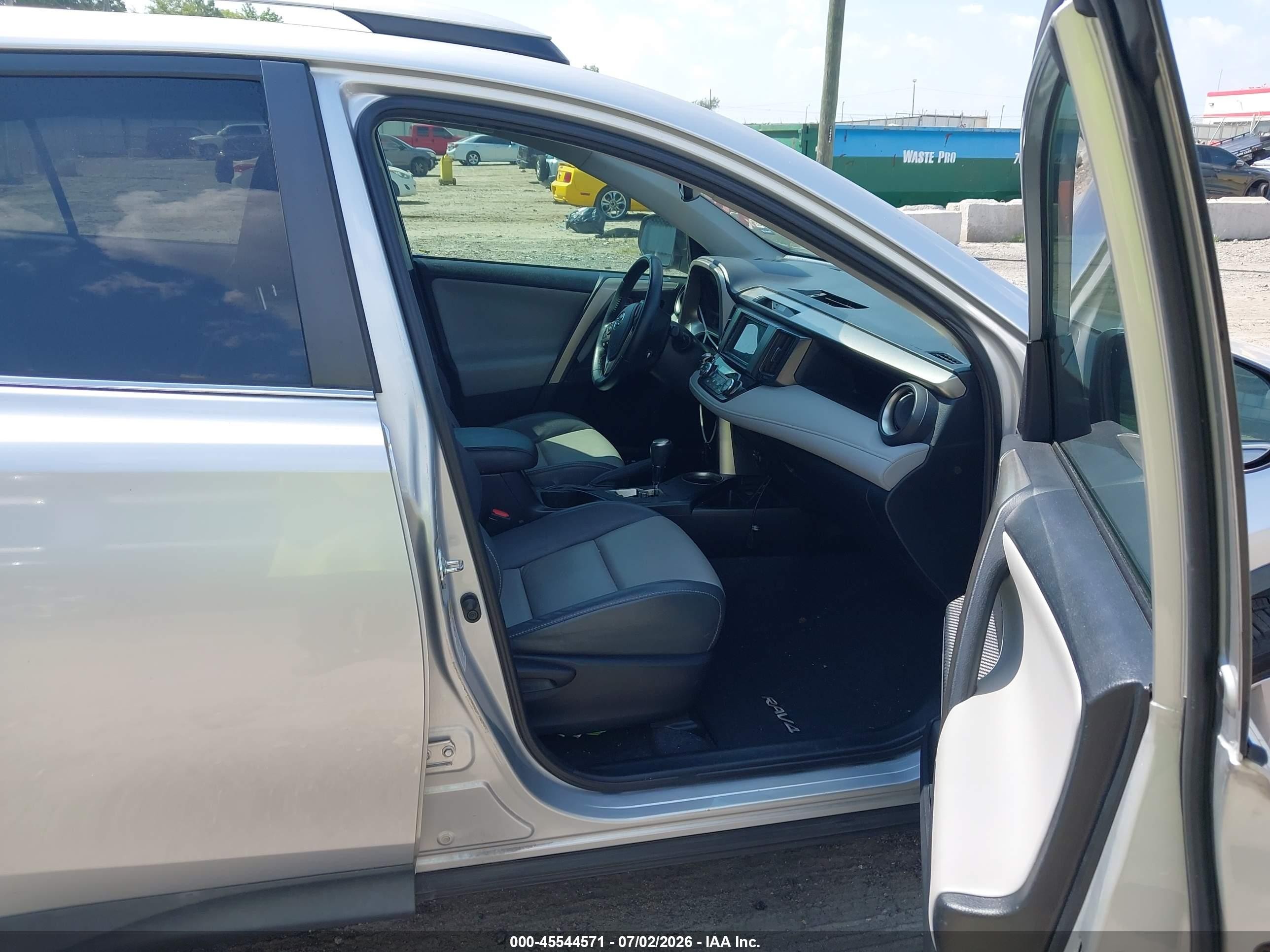 2015 Toyota Rav4 Limited Серебряный vin: 2T3YFREV3FW179939