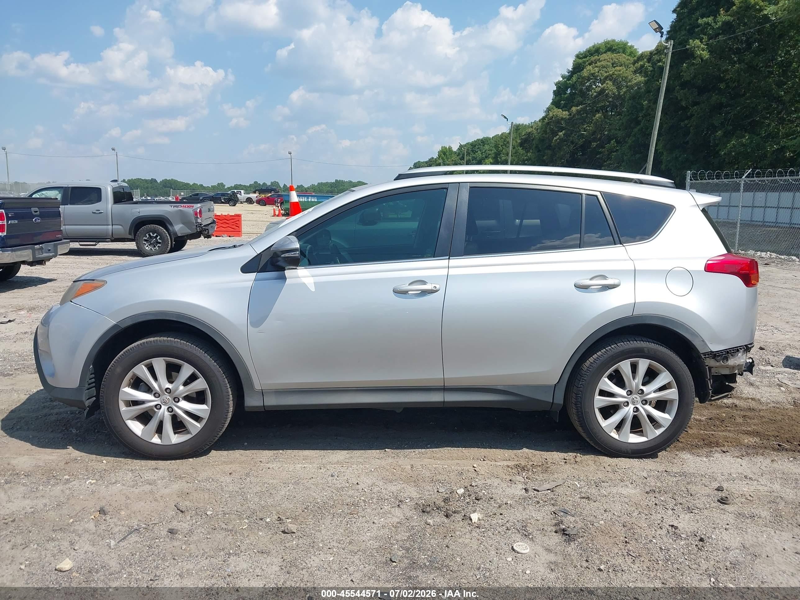 2015 Toyota Rav4 Limited Серебряный vin: 2T3YFREV3FW179939