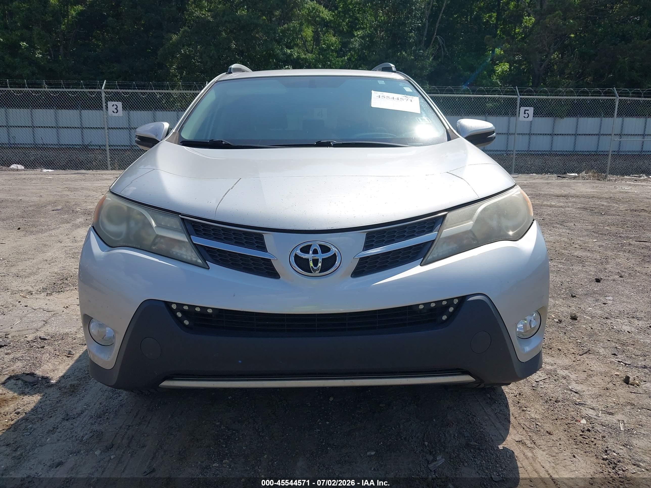 2015 Toyota Rav4 Limited Серебряный vin: 2T3YFREV3FW179939
