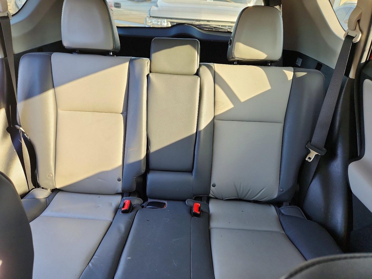 2015 Toyota Rav4 Limited Red vin: 2T3YFREV4FW159232