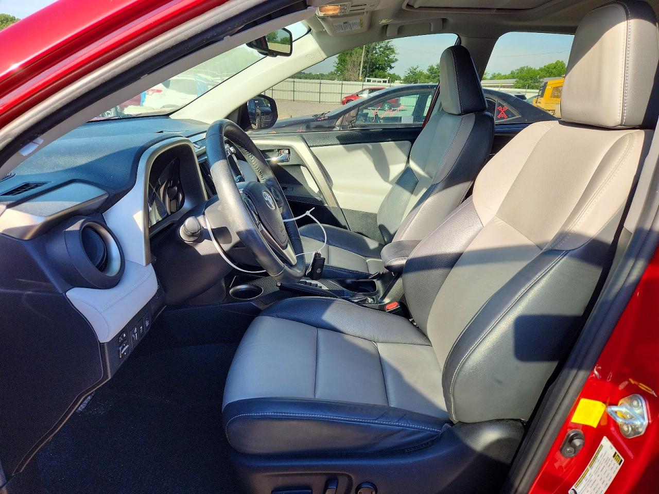 2015 Toyota Rav4 Limited Red vin: 2T3YFREV4FW159232