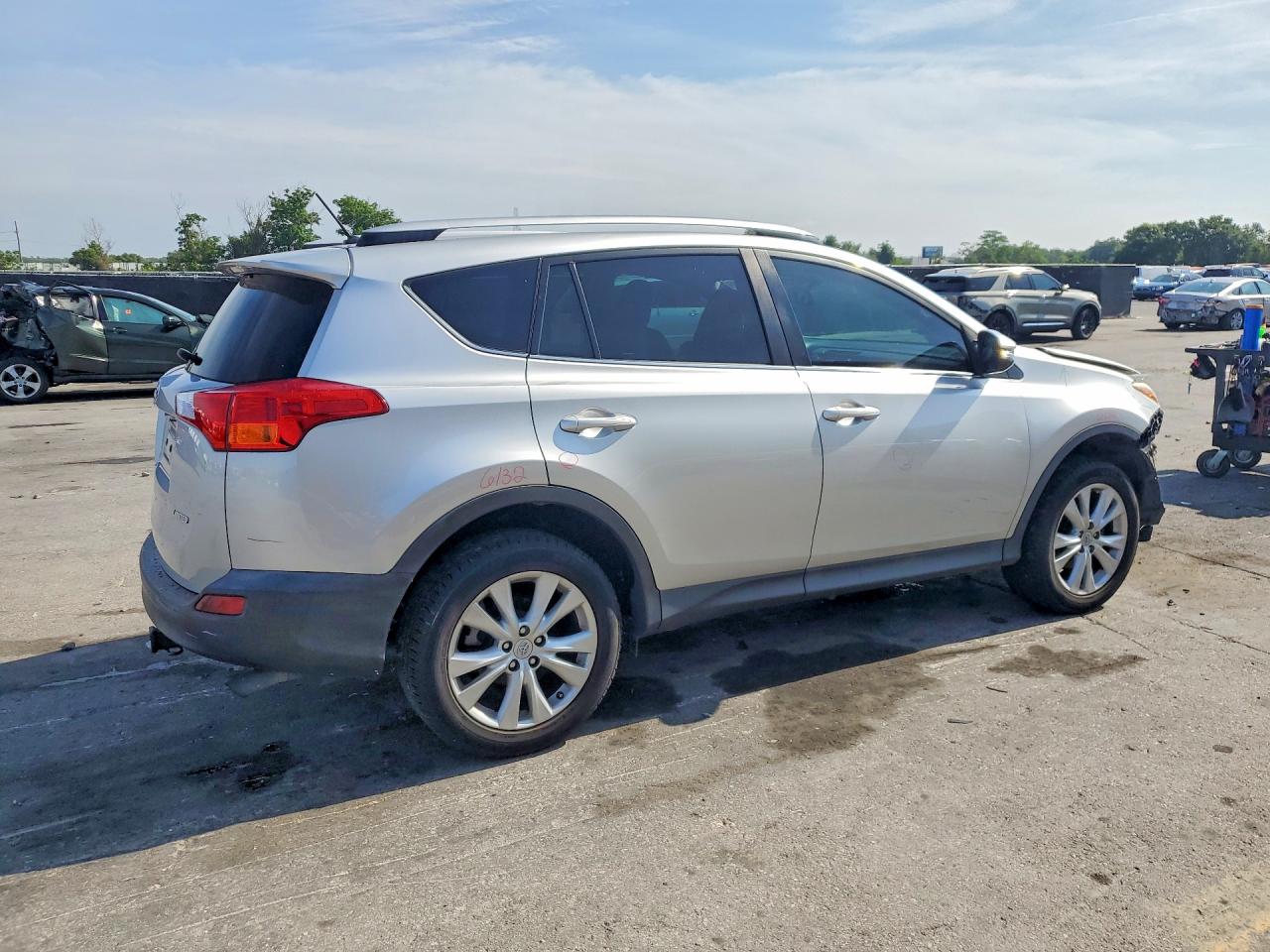 2015 Toyota Rav4 Limited Silver vin: 2T3YFREV4FW185605