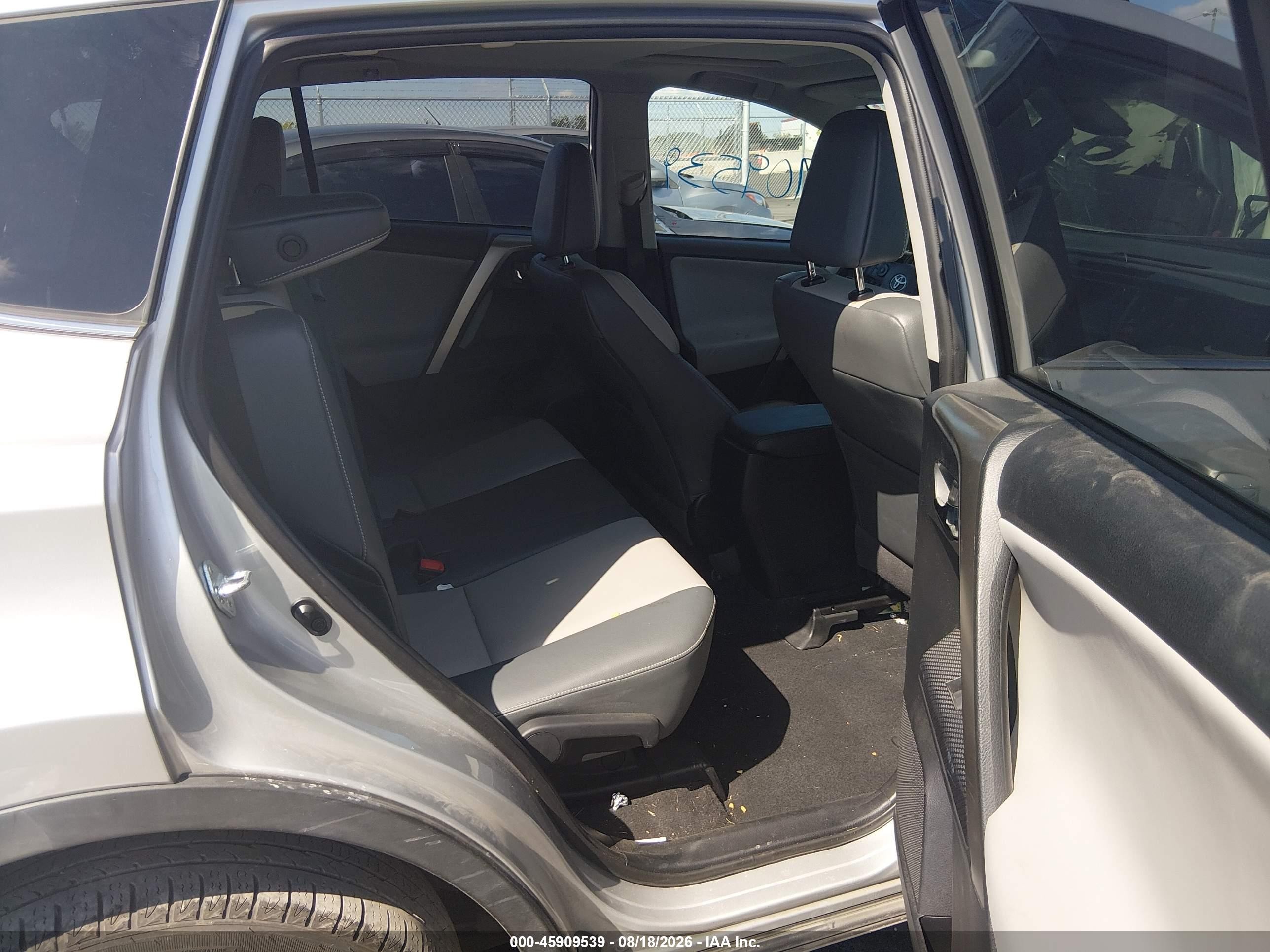 2015 Toyota Rav4 Limited Silver vin: 2T3YFREV5FW132220