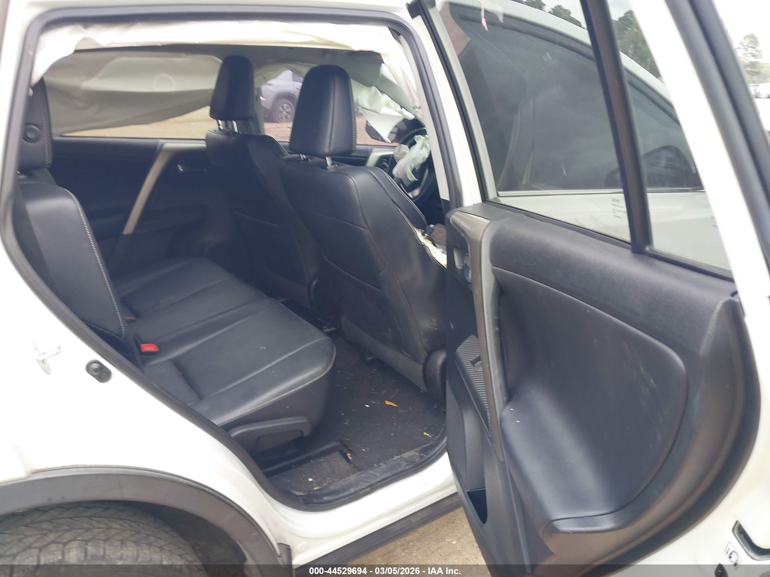 2015 Toyota Rav4 Limited White vin: 2T3YFREV5FW156968